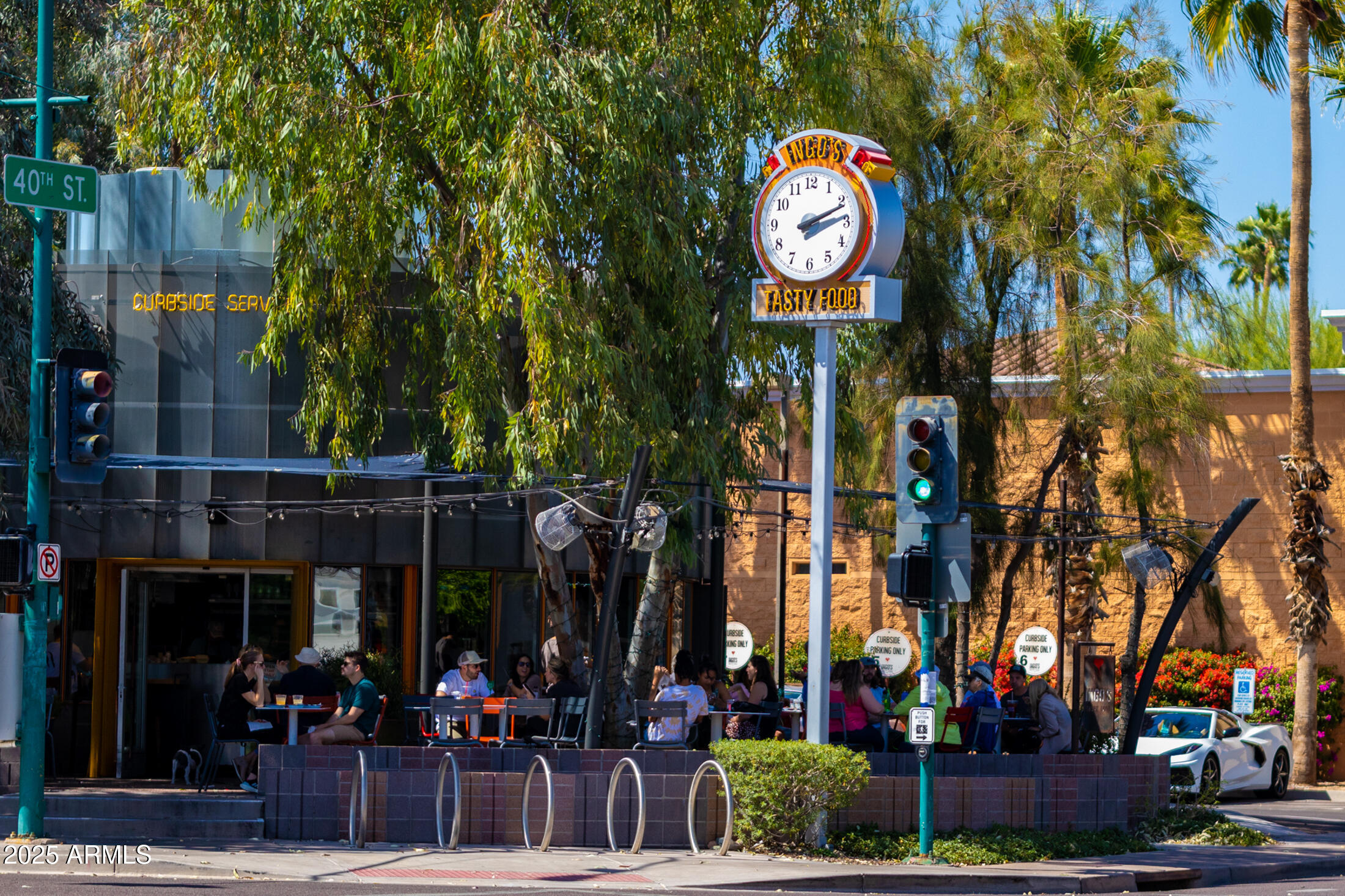 3931 E GLENROSA Avenue