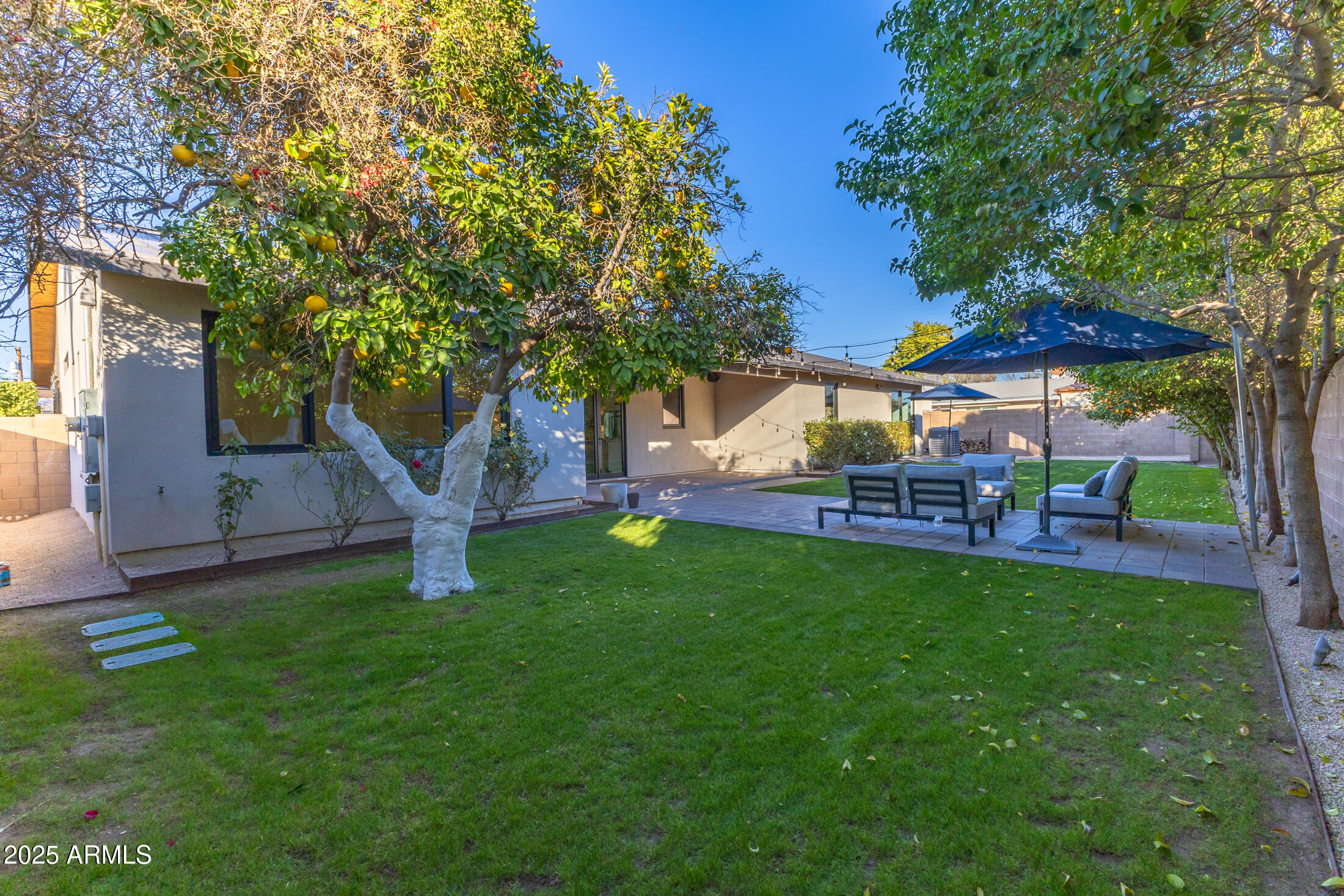 3931 E GLENROSA Avenue