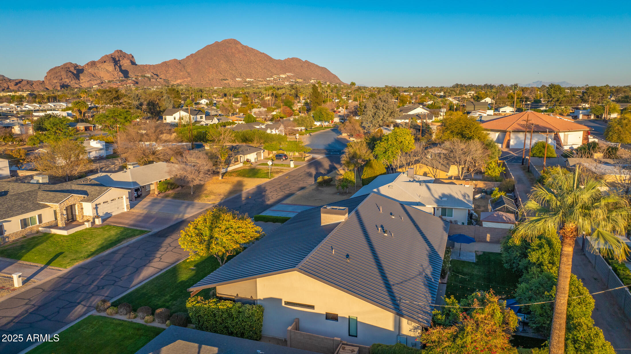 3931 E GLENROSA Avenue