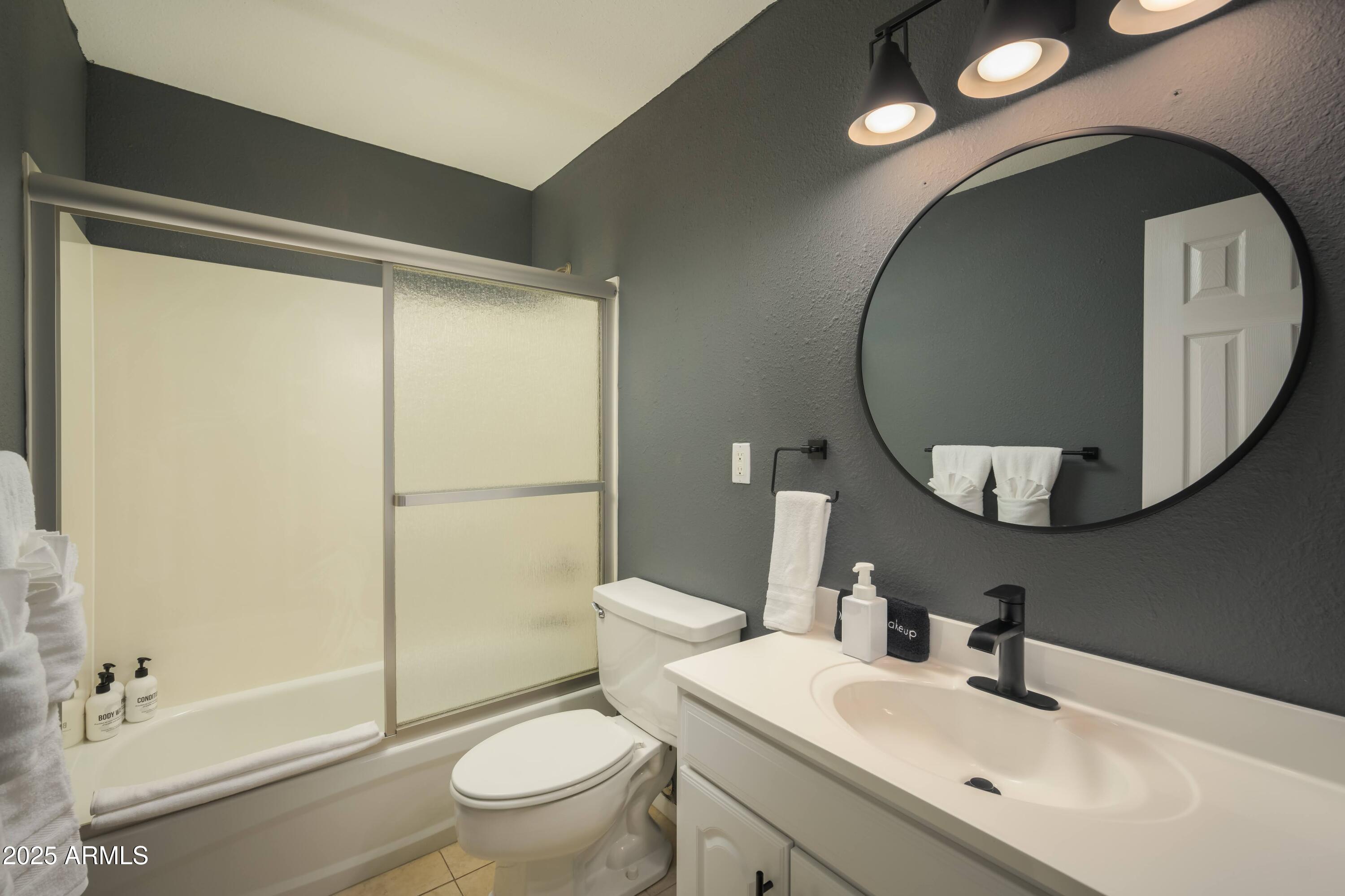 8740 E MULBERRY Street