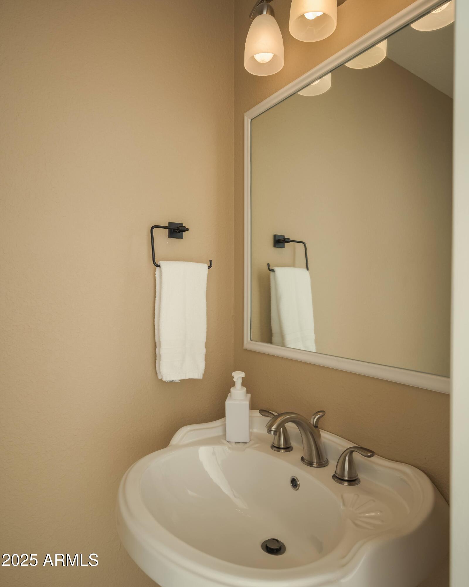 8740 E MULBERRY Street