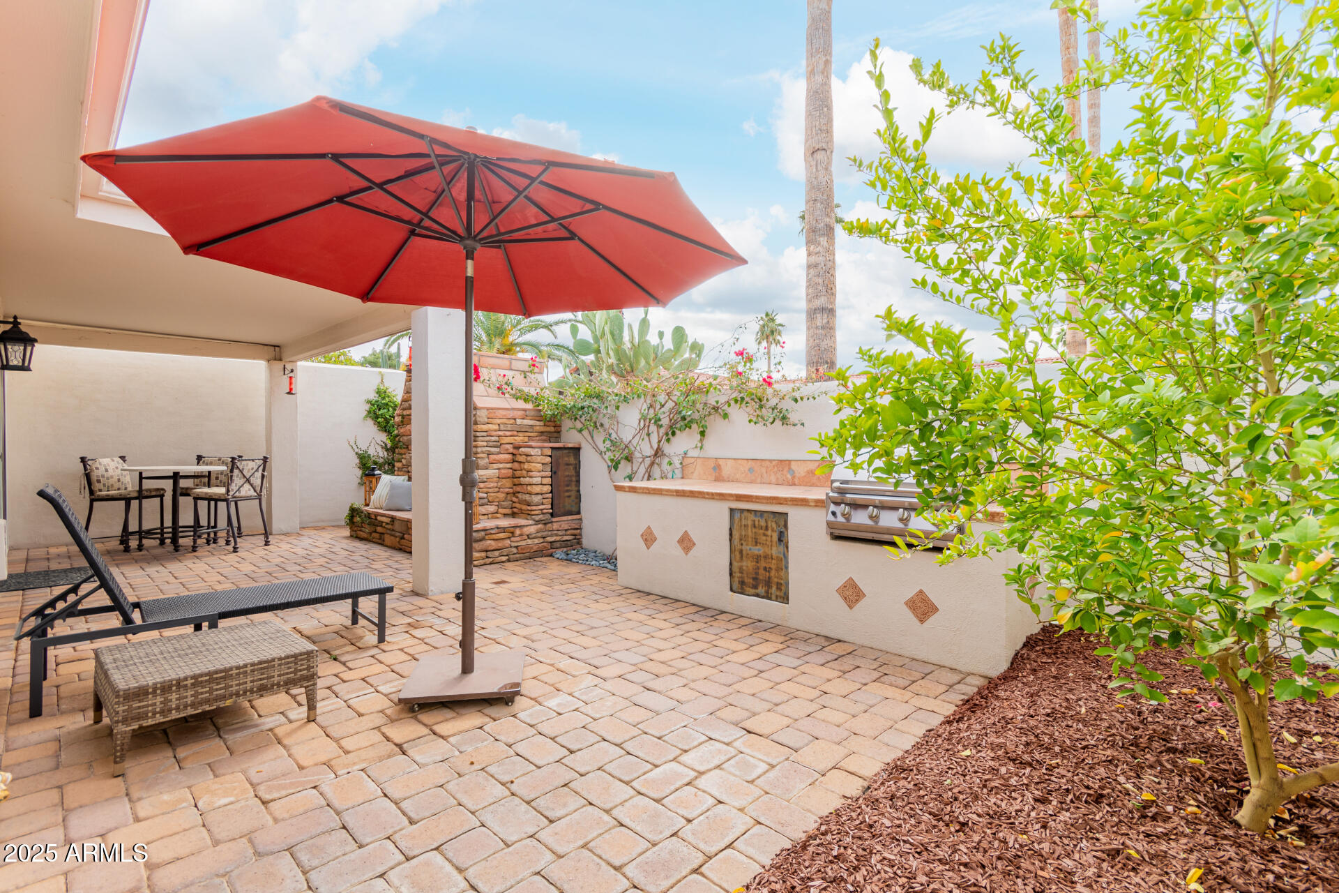 8749 E Via de Sereno