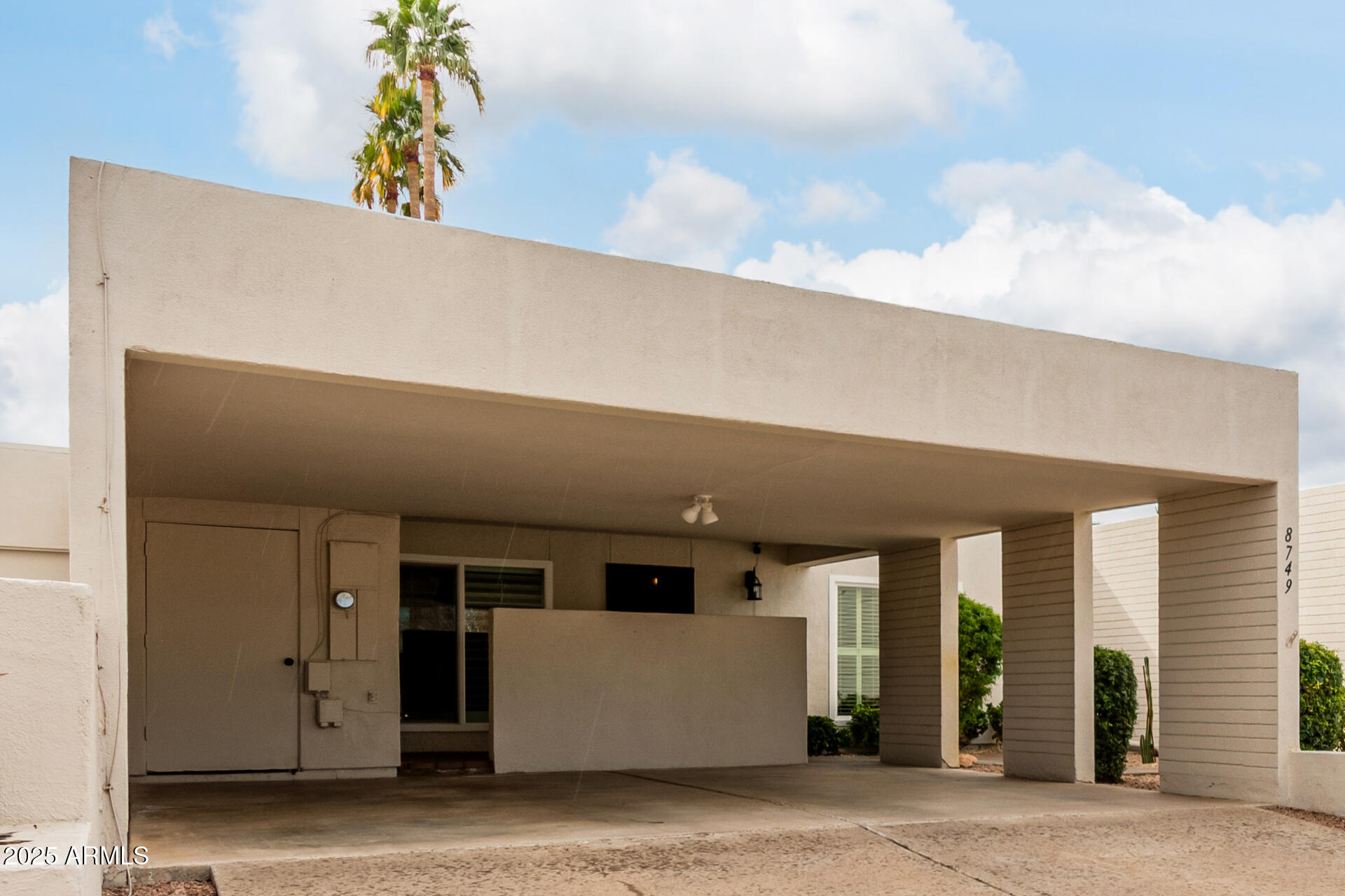 8749 E Via de Sereno