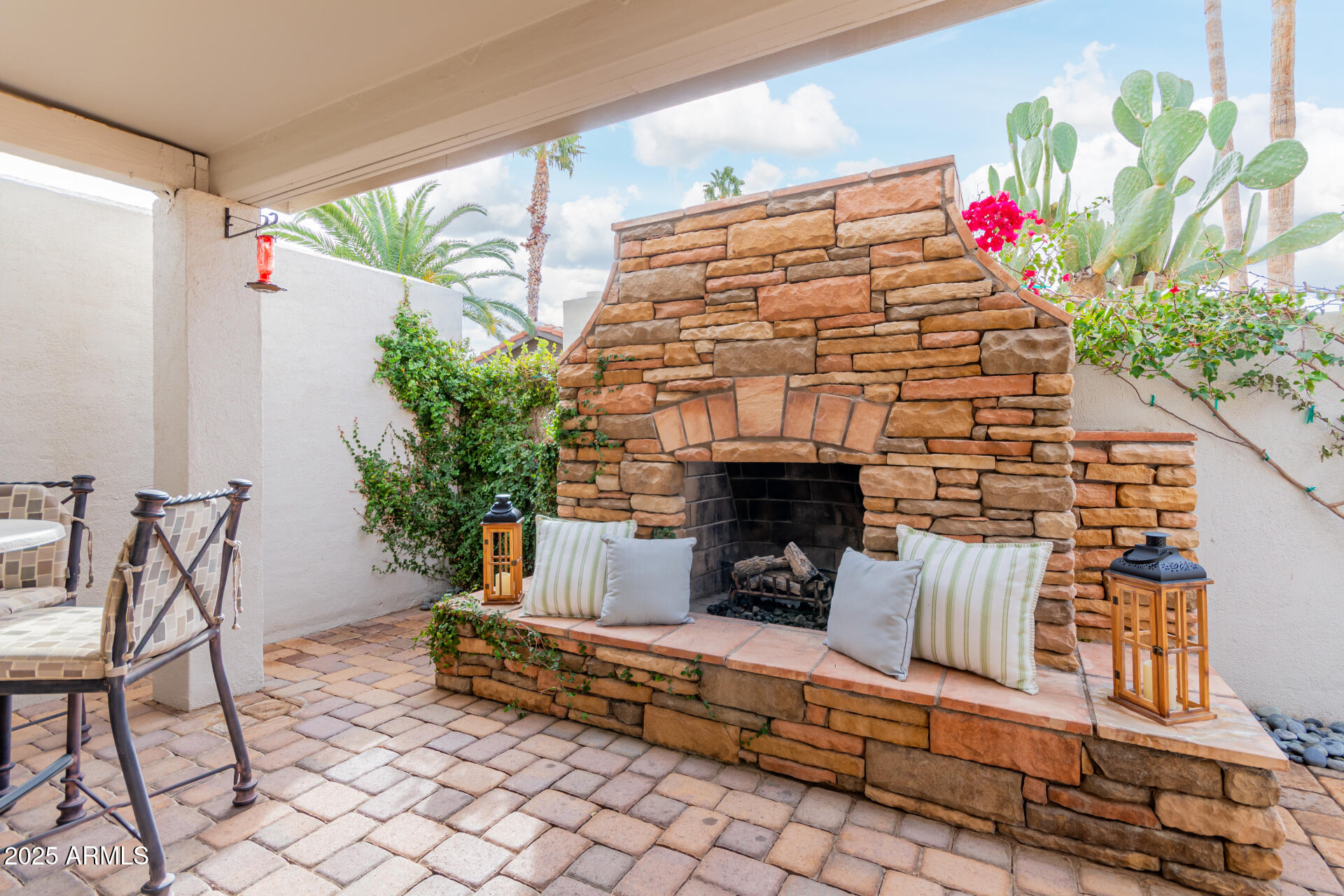 8749 E Via de Sereno