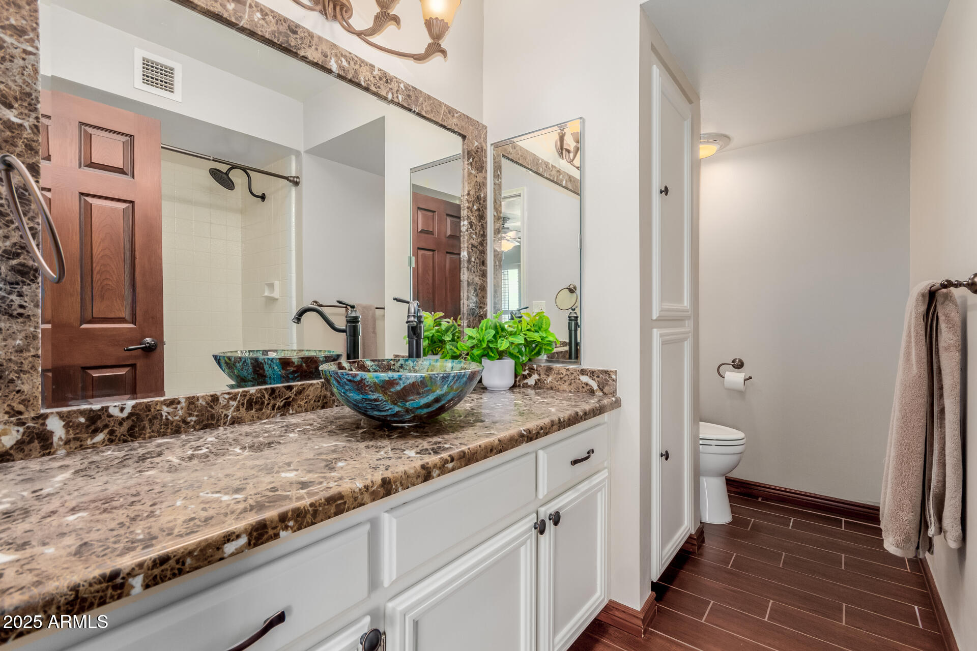 8749 E Via de Sereno