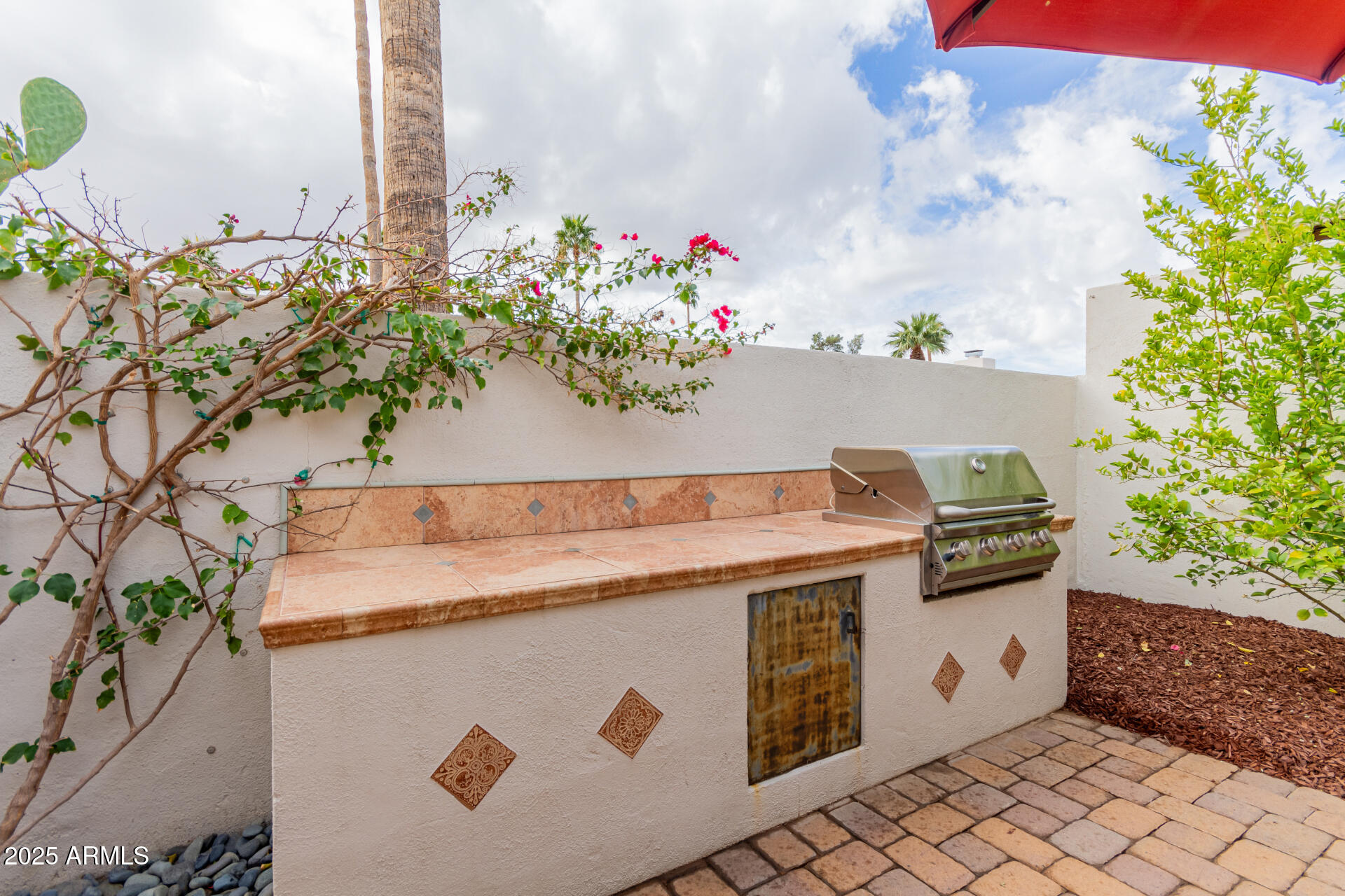 8749 E Via de Sereno