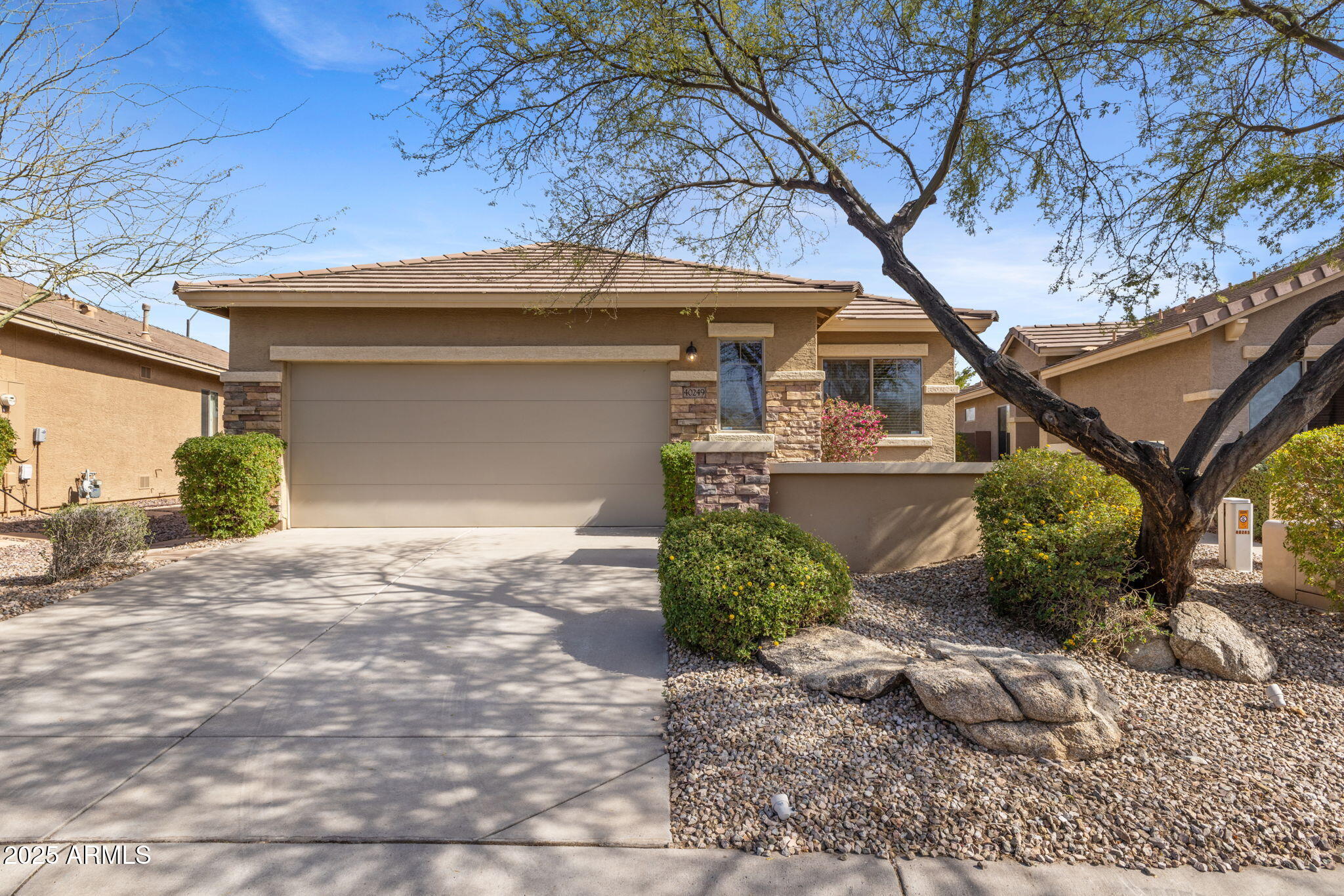 40249 N LA CANTERA Drive