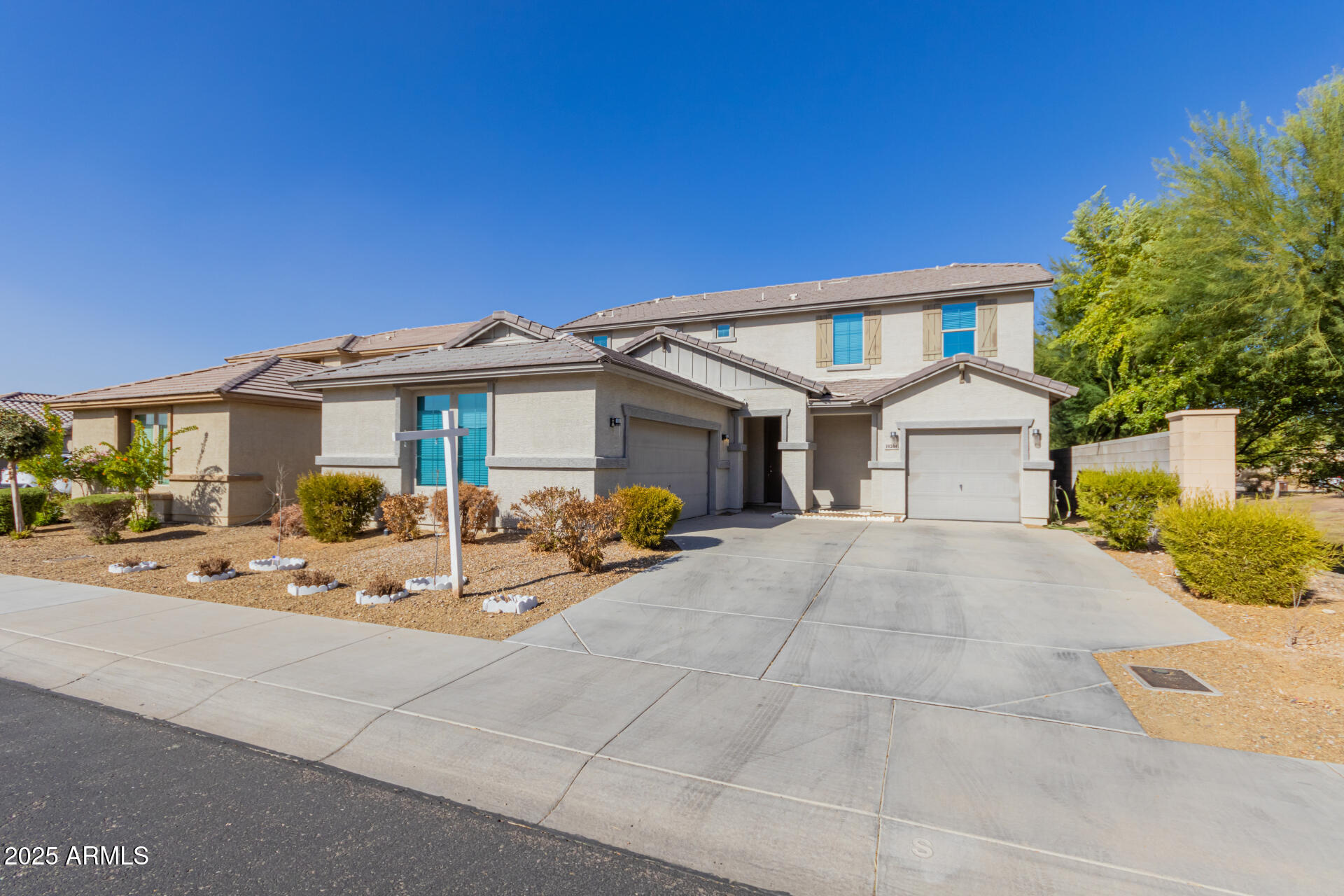 10204 W LAWRENCE Lane