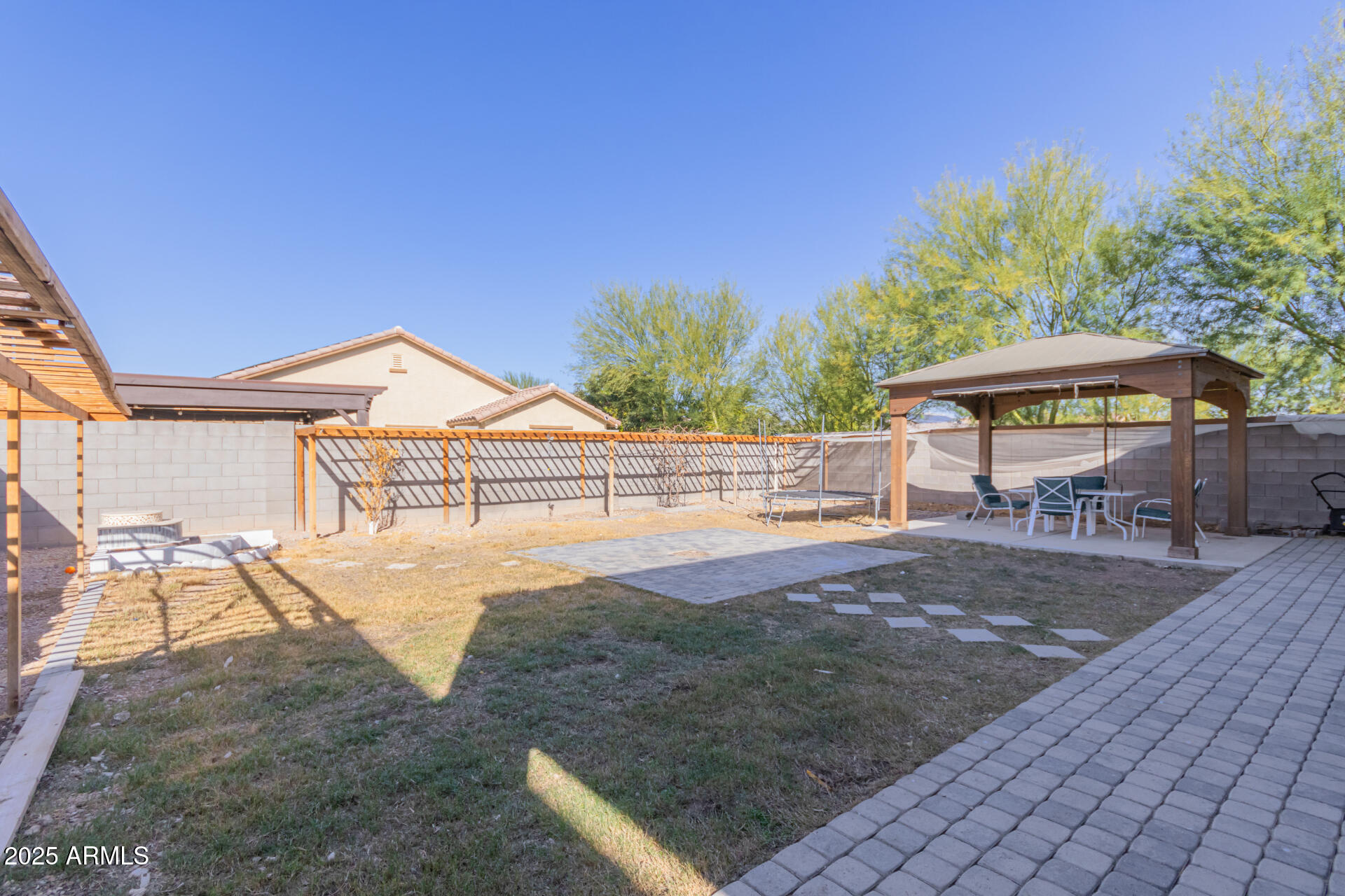 10204 W LAWRENCE Lane