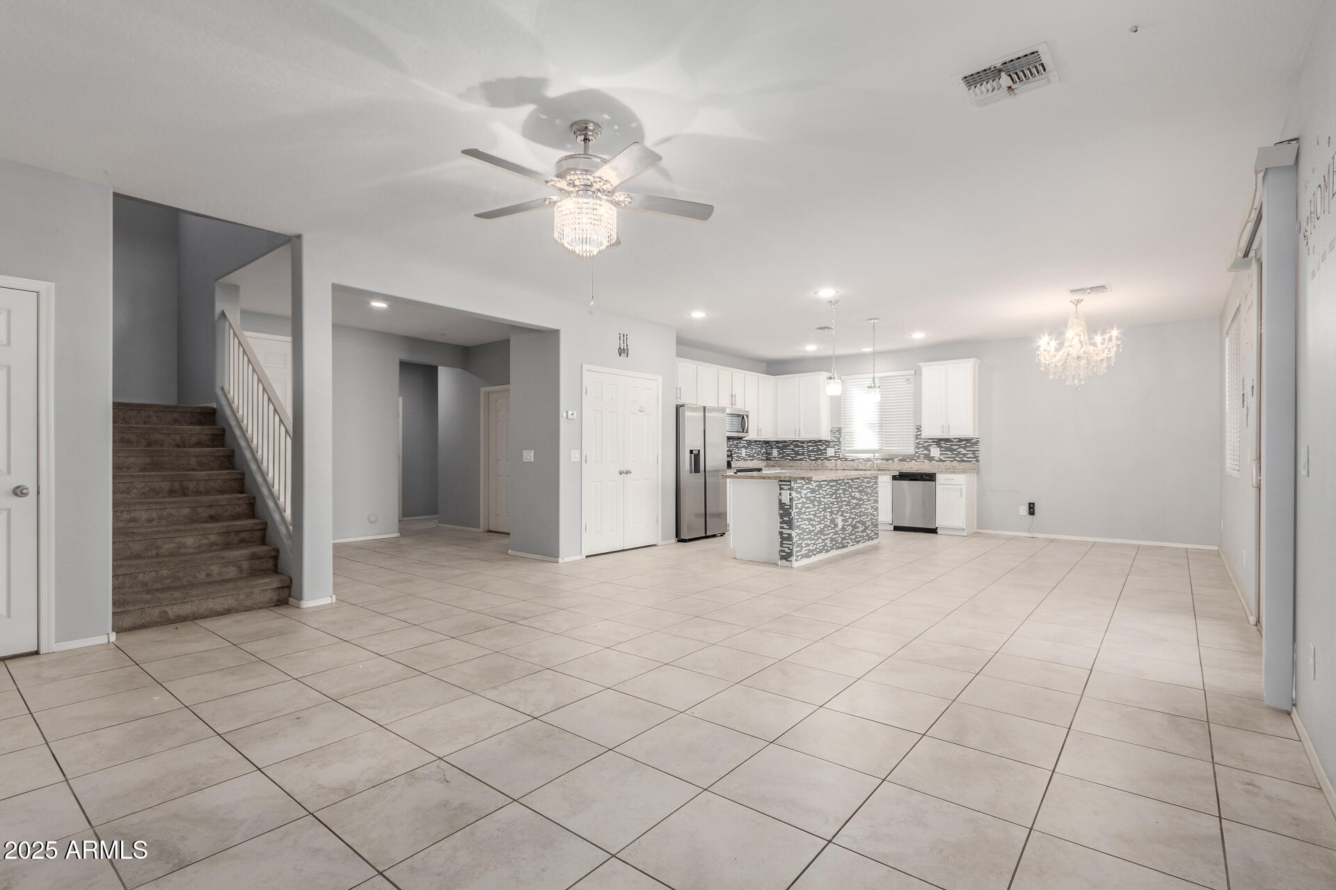 10204 W LAWRENCE Lane
