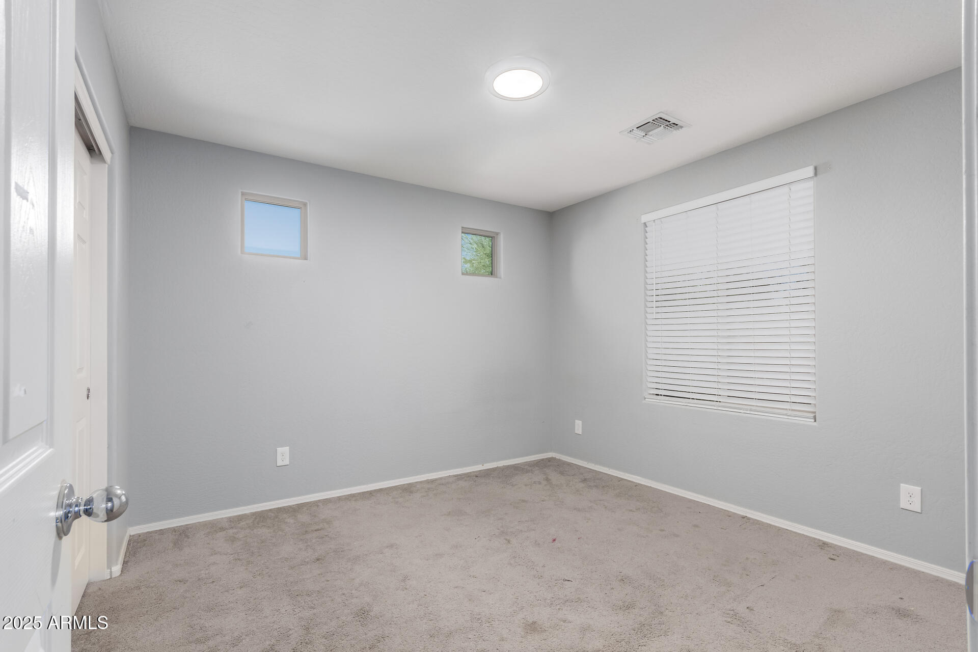 10204 W LAWRENCE Lane