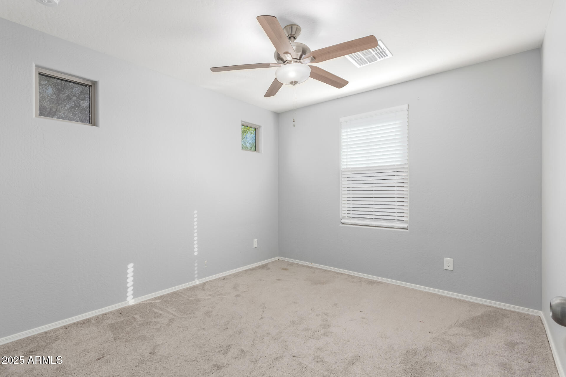 10204 W LAWRENCE Lane