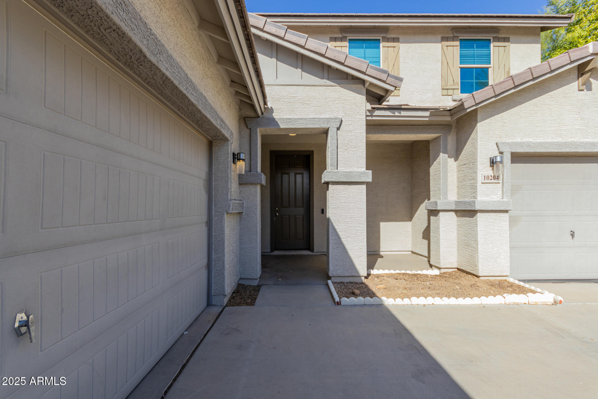10204 W LAWRENCE Lane