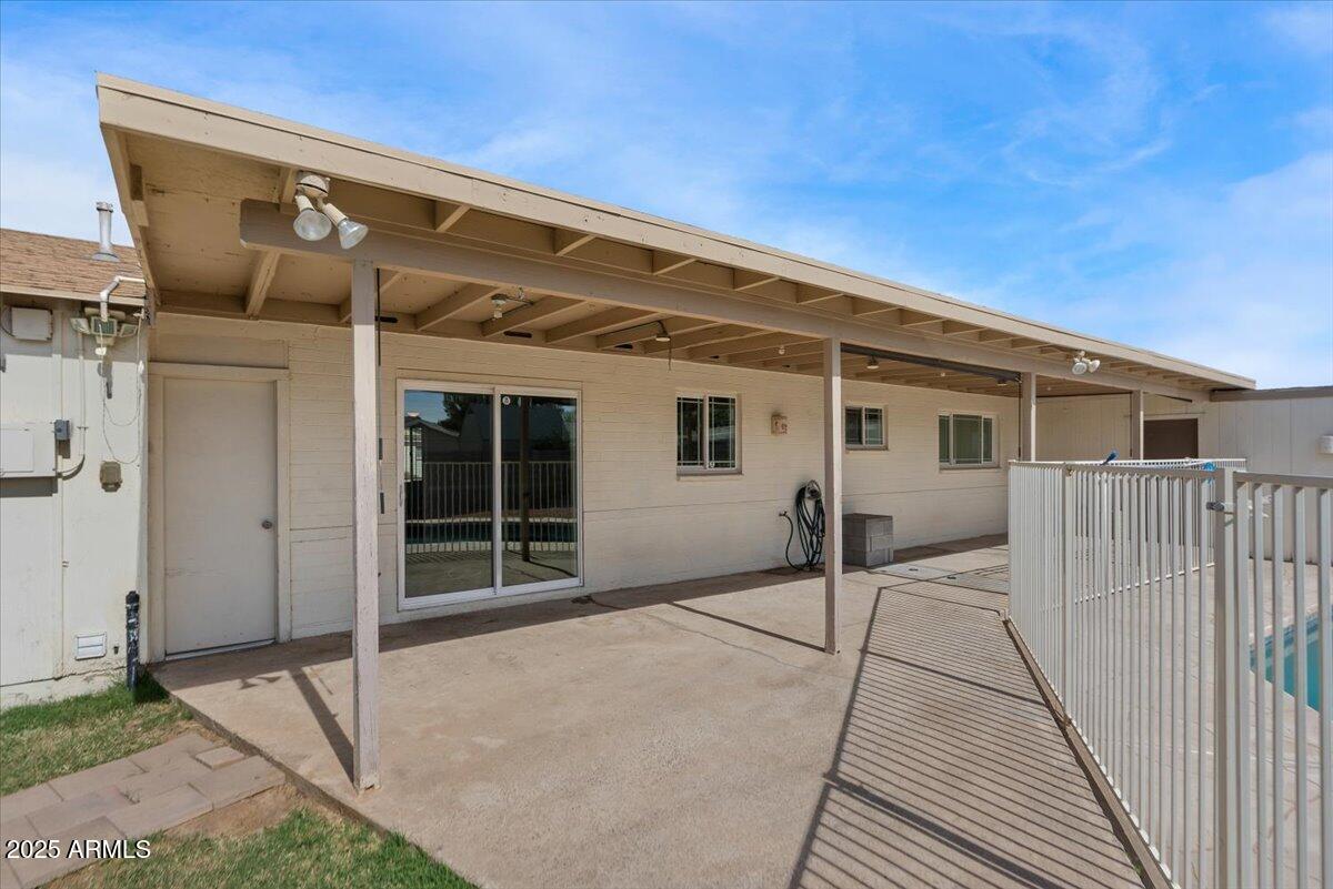 3117 W CORRINE Drive