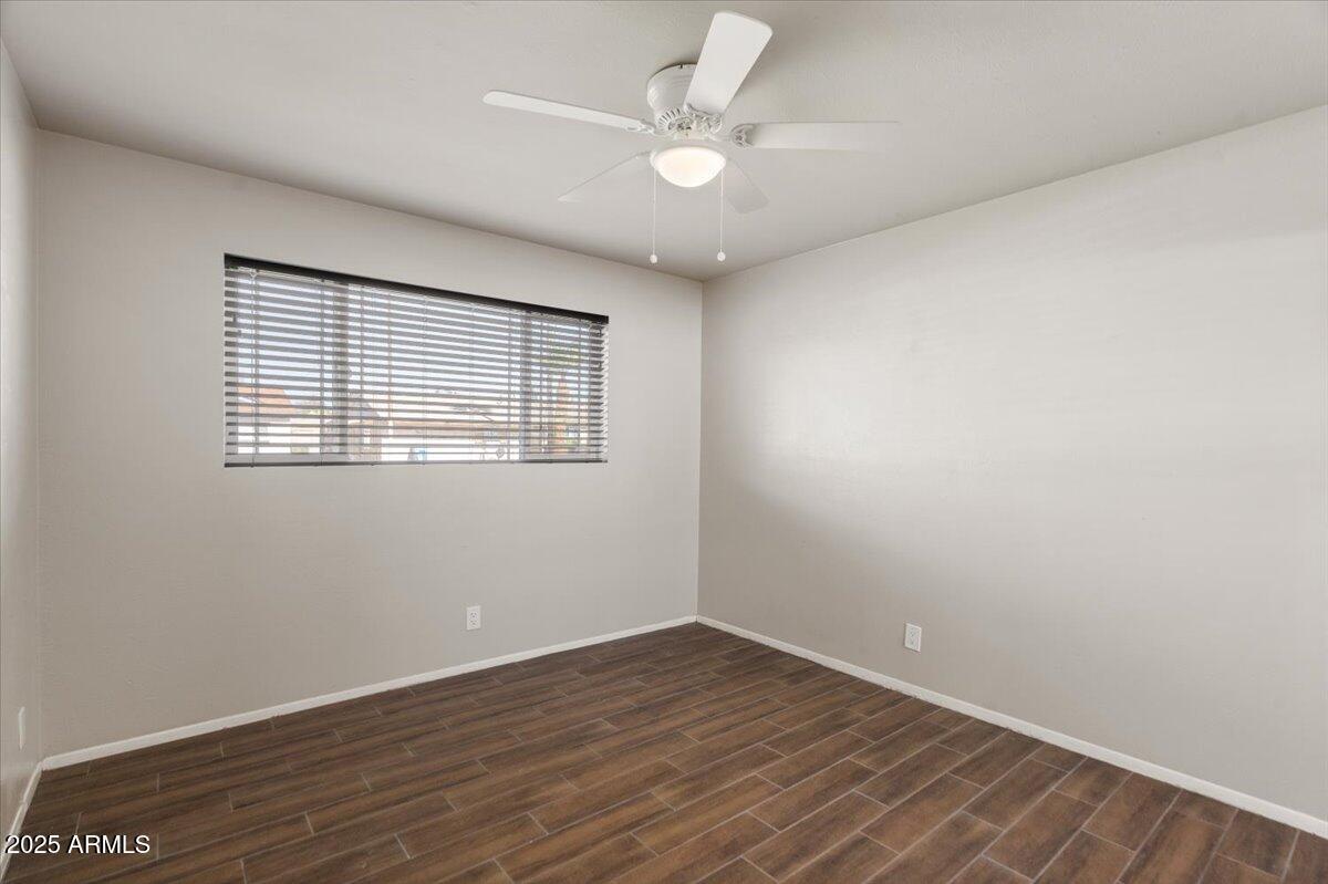 3117 W CORRINE Drive