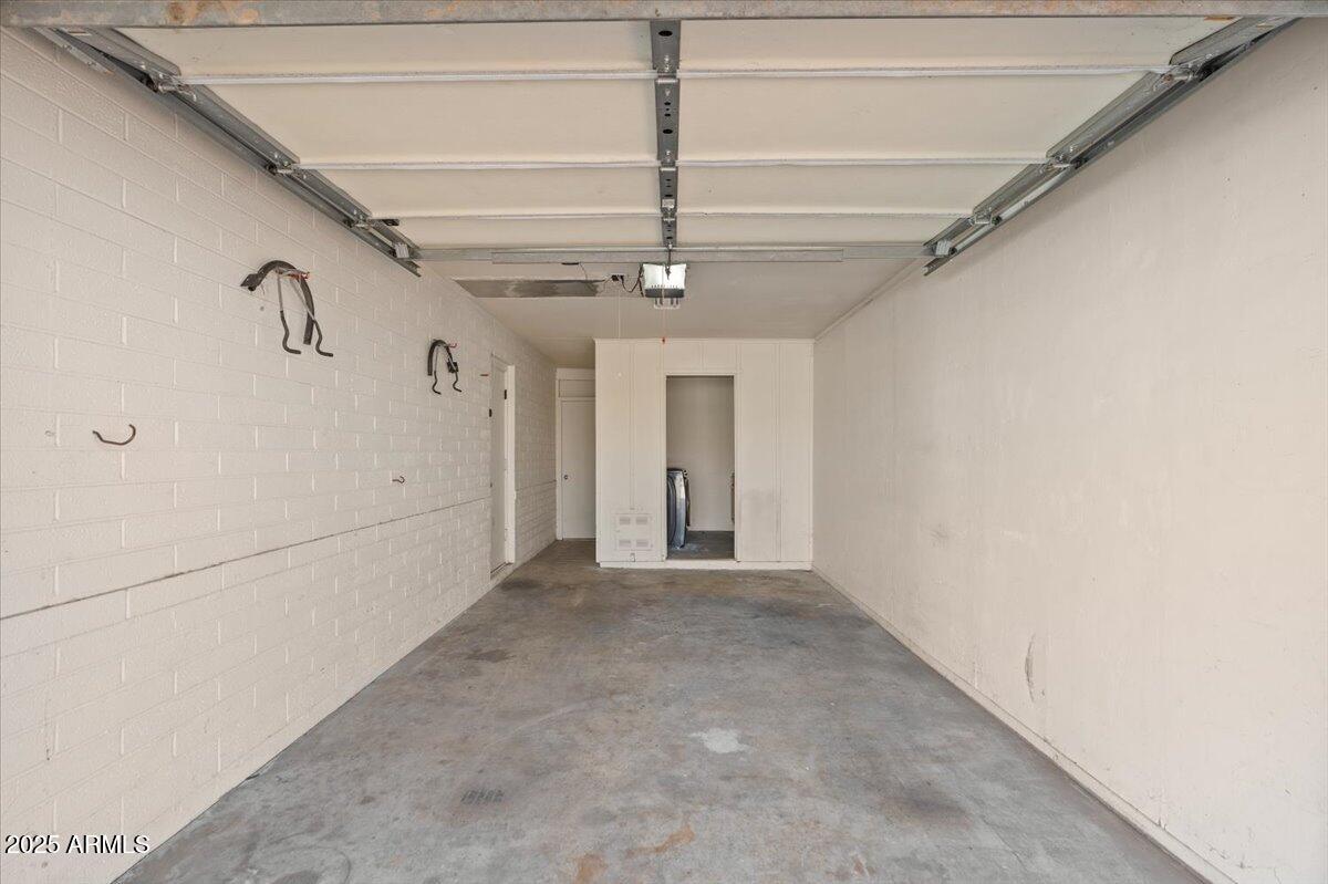 3117 W CORRINE Drive