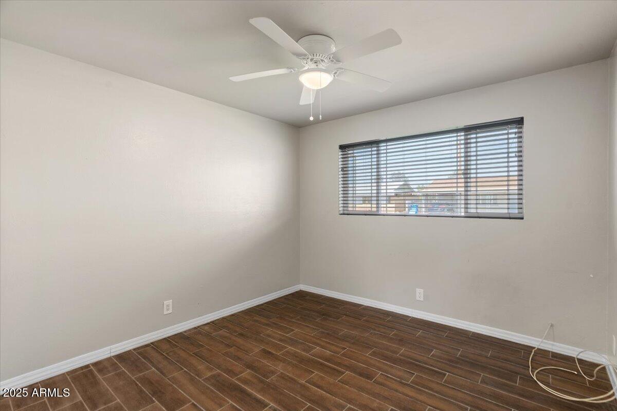 3117 W CORRINE Drive