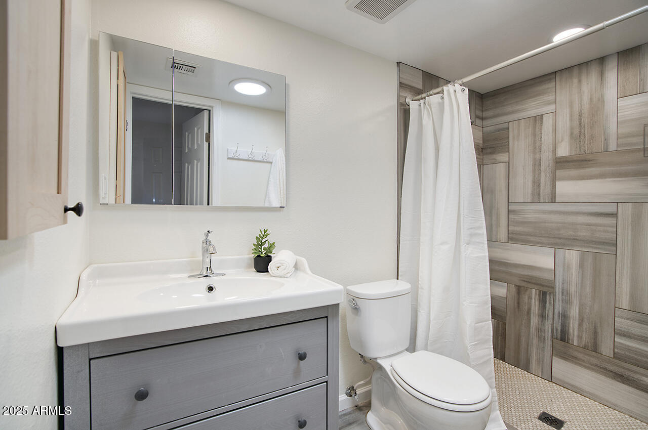 1320 E BETHANY HOME Road 24