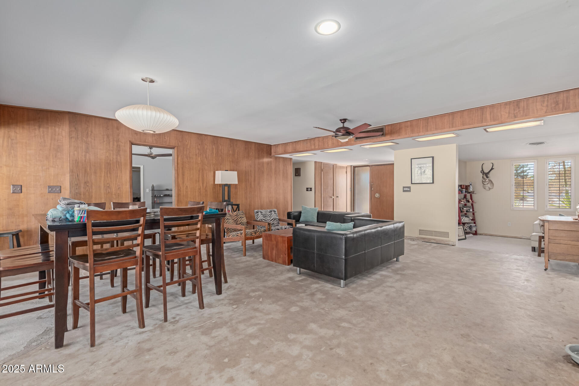 7102 E LARKSPUR Drive
