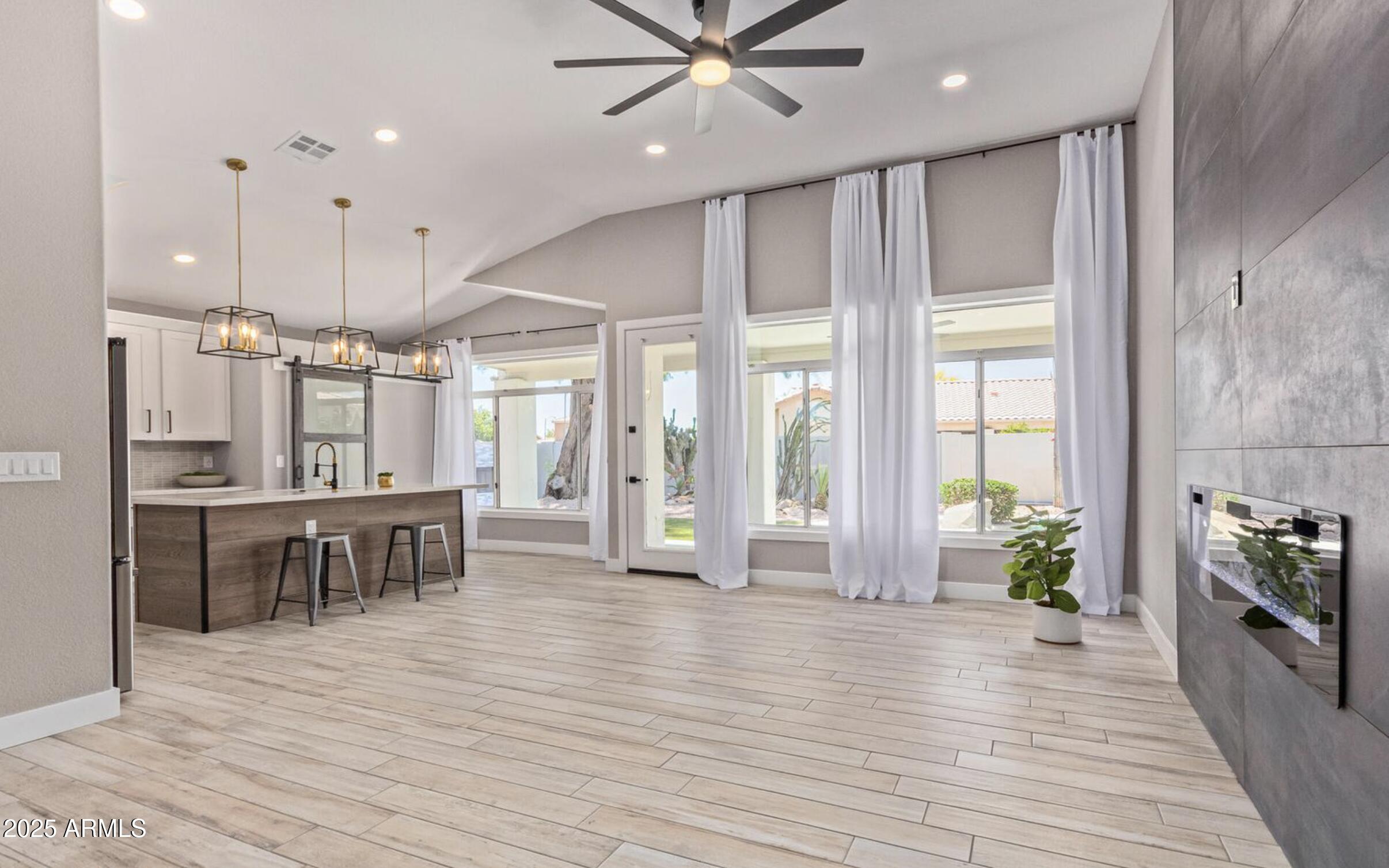 6809 W VIA MONTOYA Drive