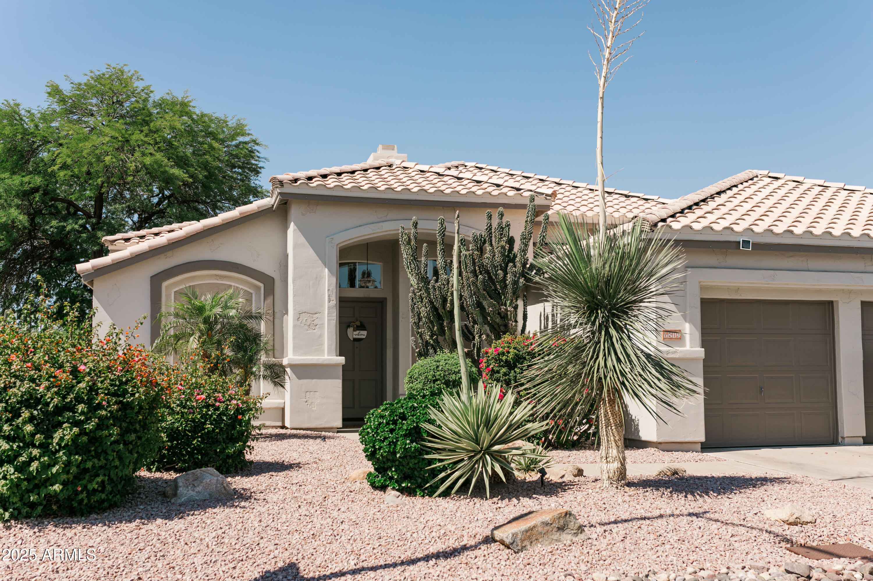 6809 W VIA MONTOYA Drive