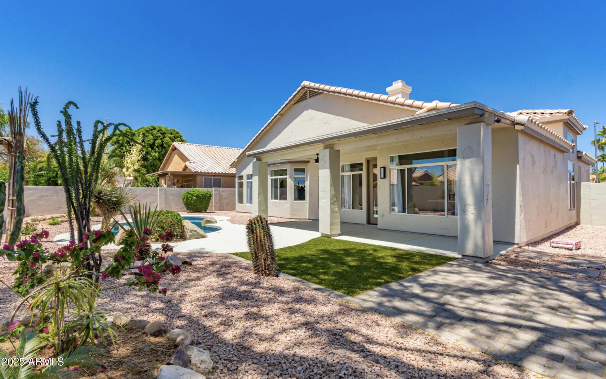 6809 W VIA MONTOYA Drive