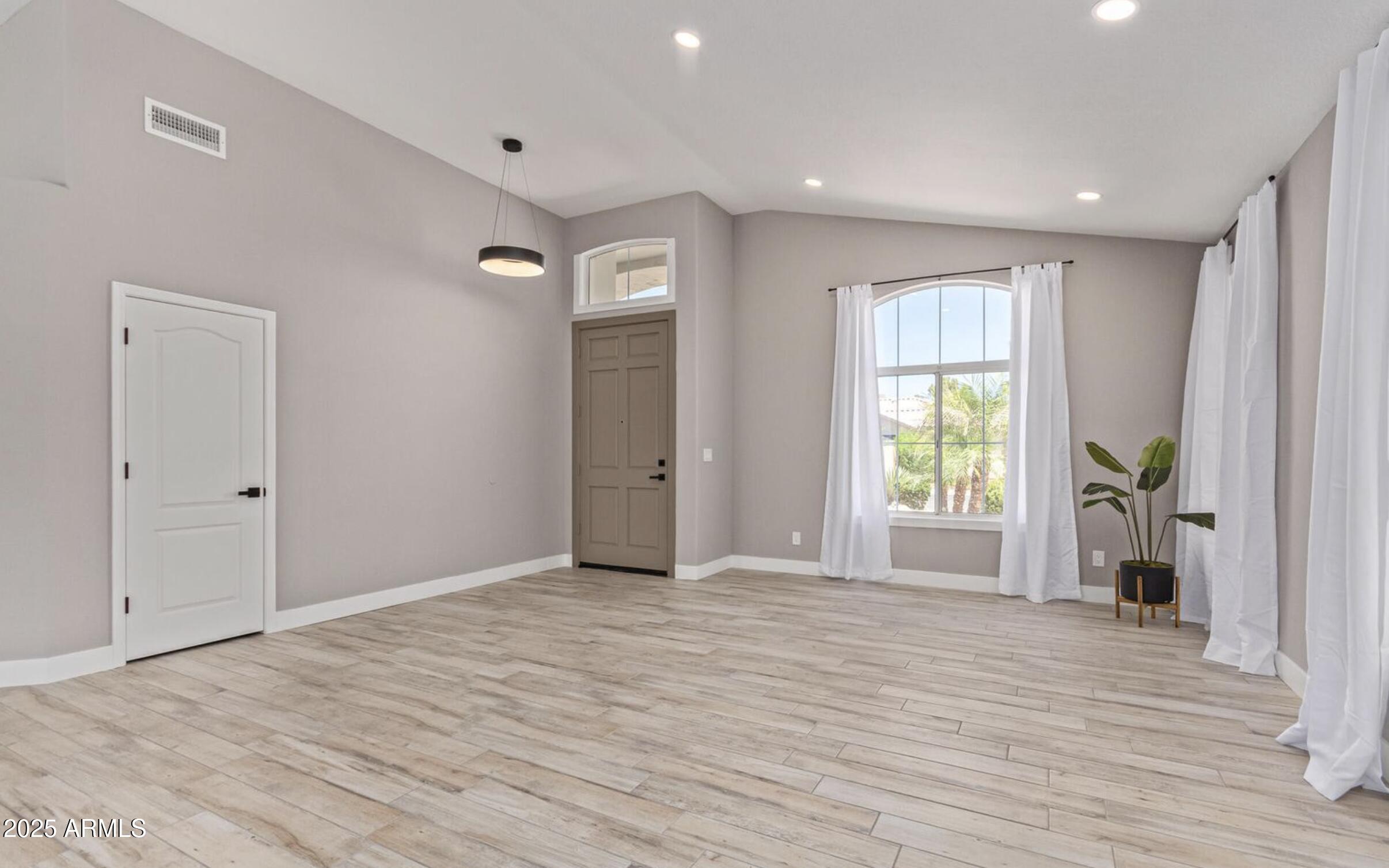 6809 W VIA MONTOYA Drive