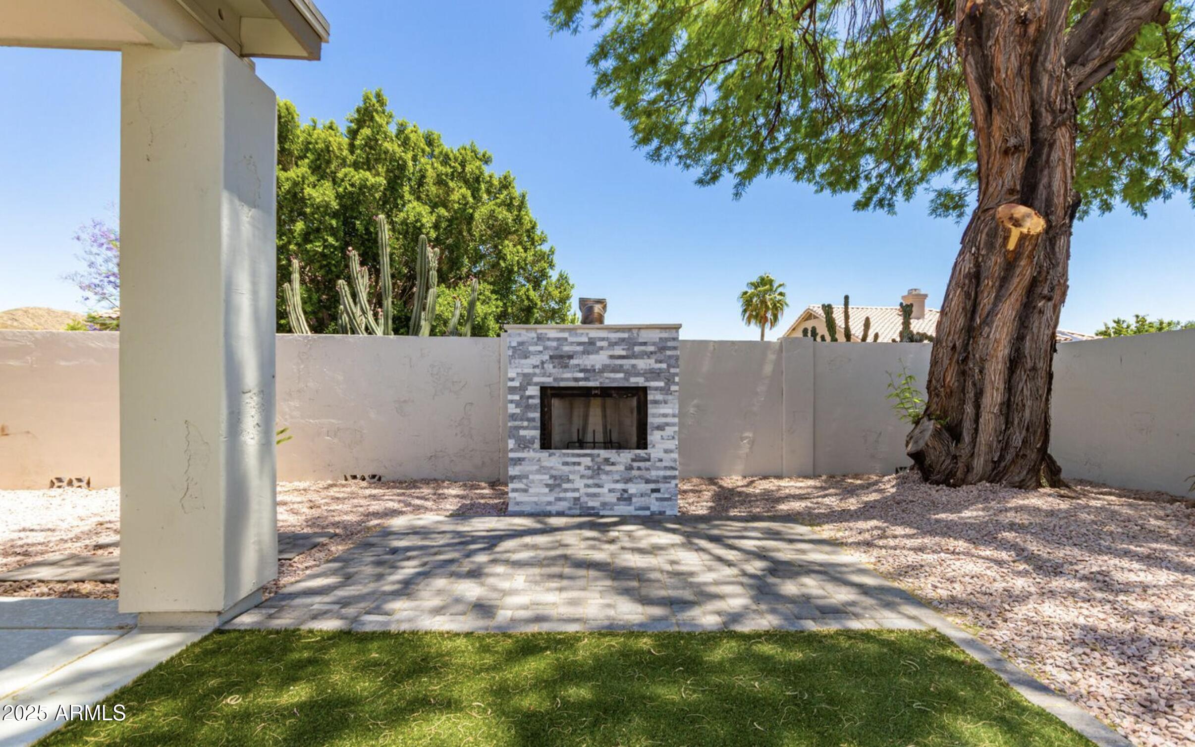 6809 W VIA MONTOYA Drive