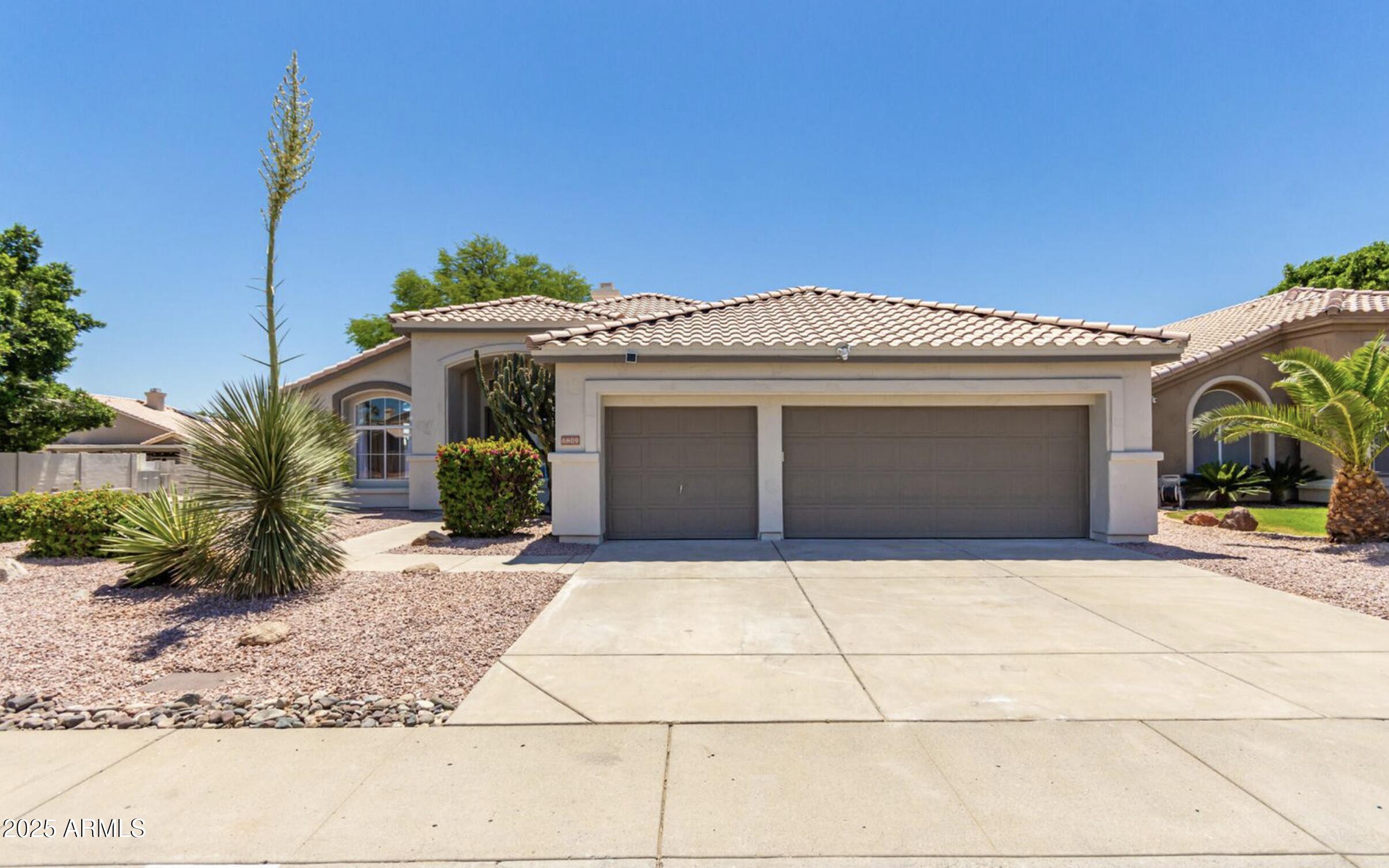 6809 W VIA MONTOYA Drive