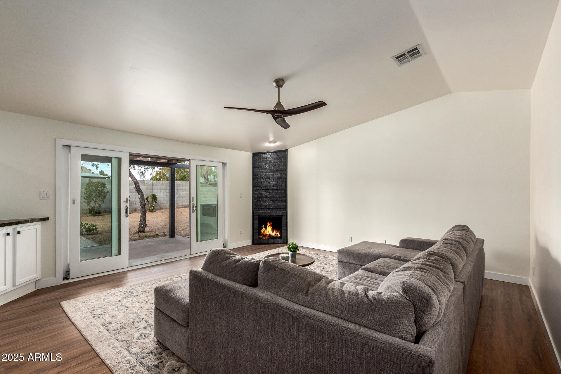 4026 E CAPTAIN DREYFUS Avenue