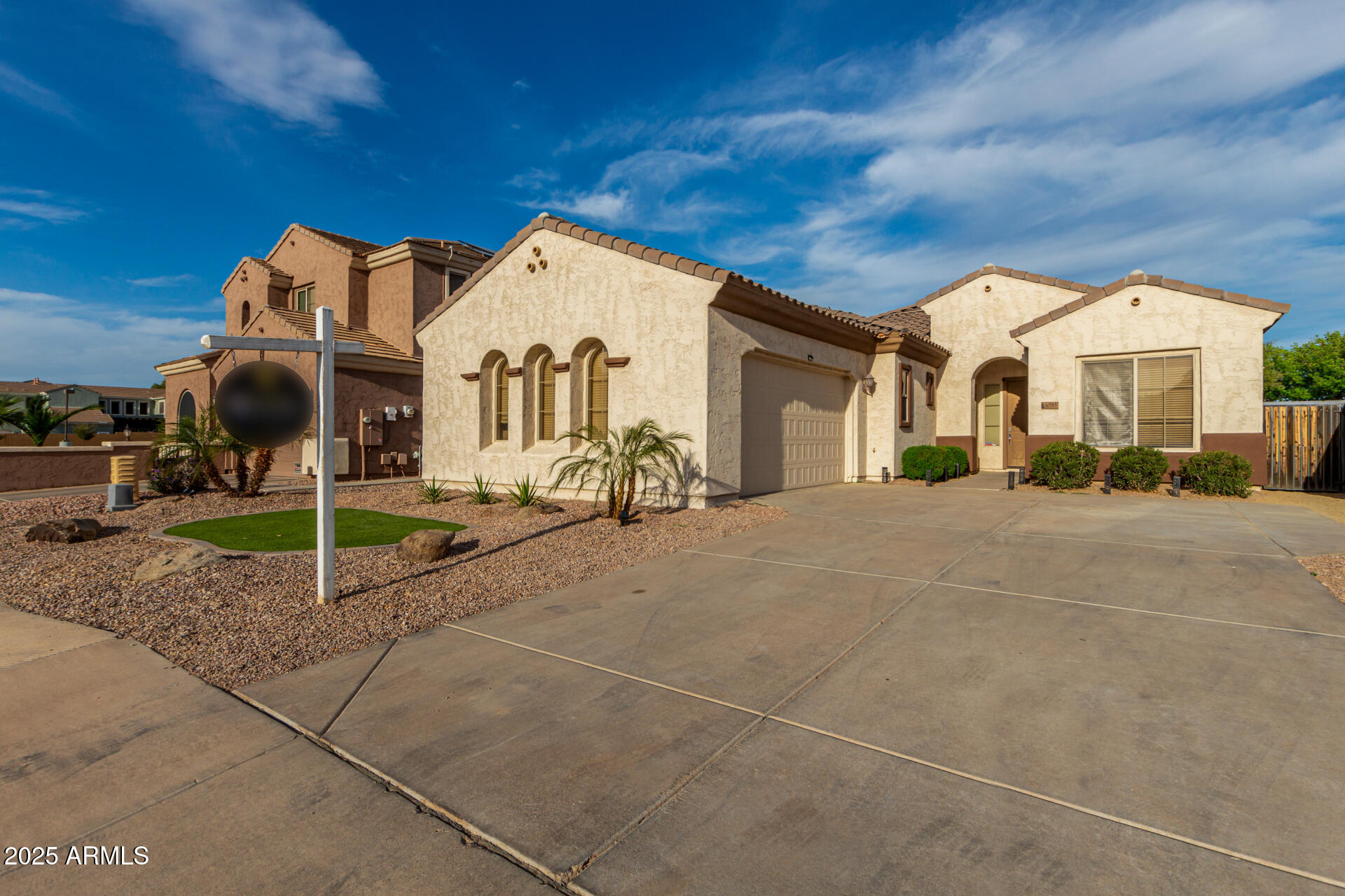 6915 S sapphire Way