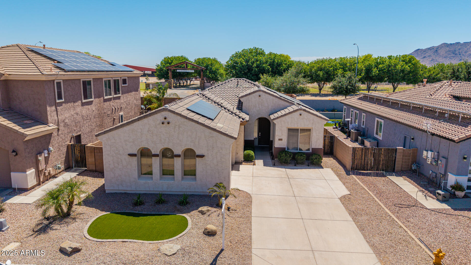 6915 S sapphire Way