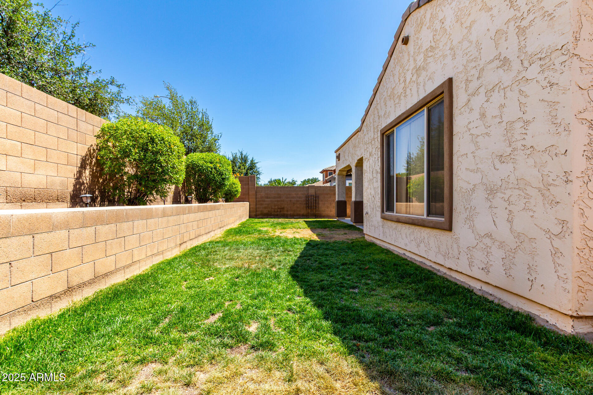 6915 S sapphire Way