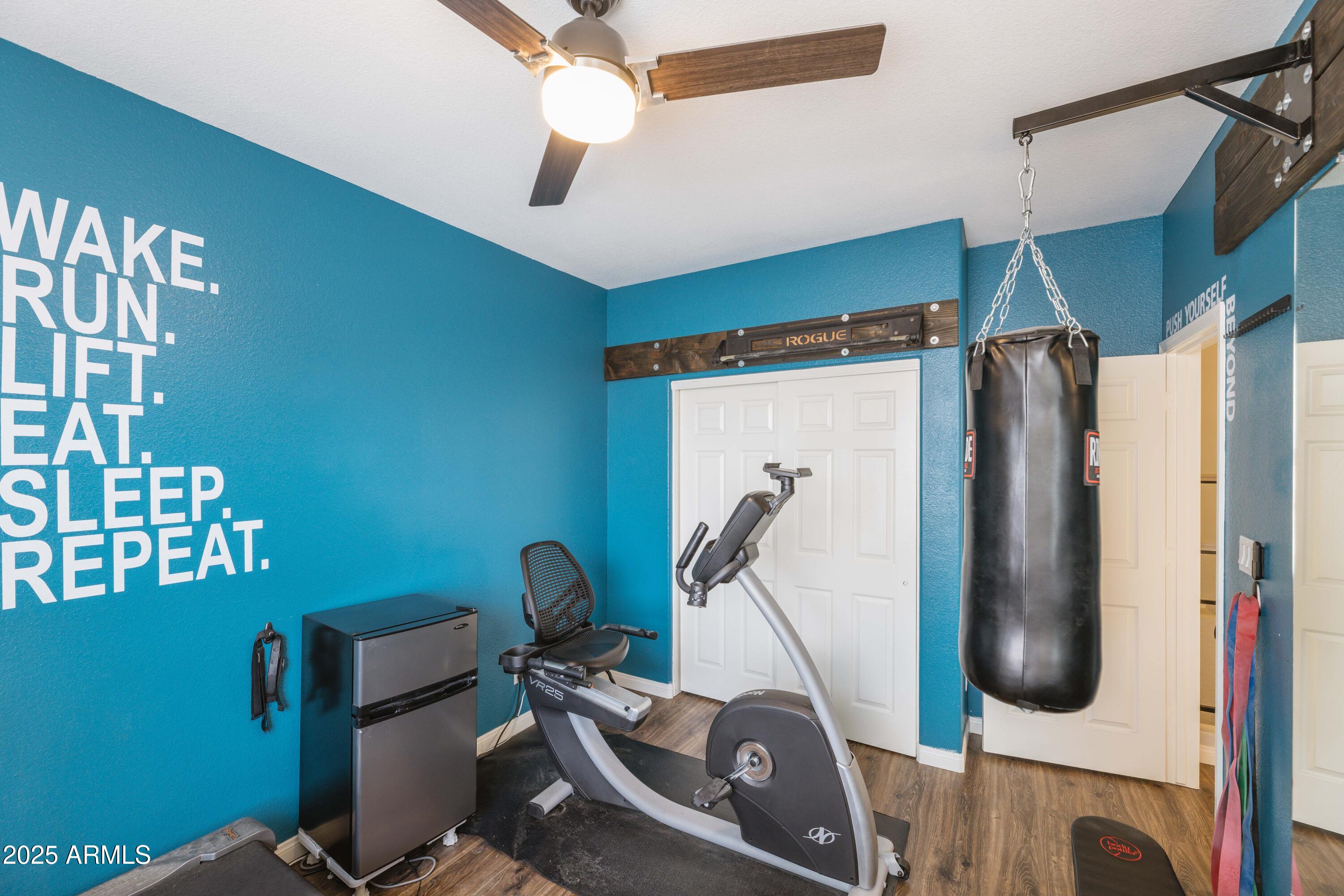 1249 W SEASCAPE Drive