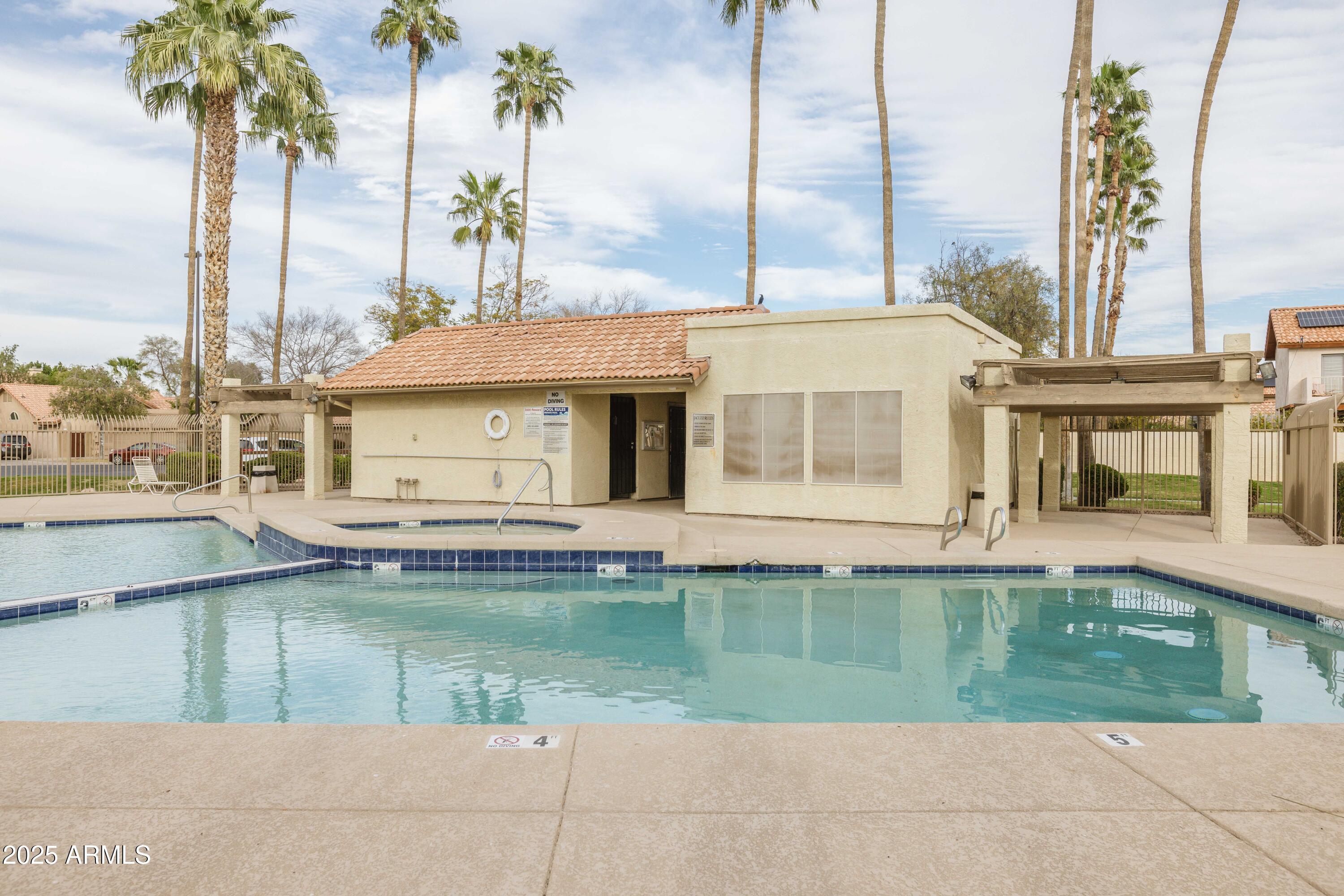 1249 W SEASCAPE Drive