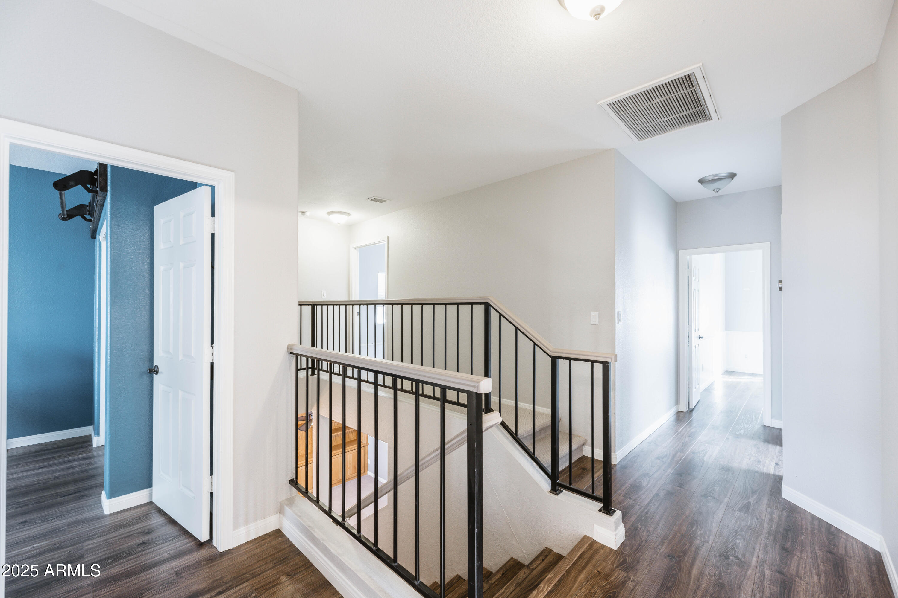 1249 W SEASCAPE Drive