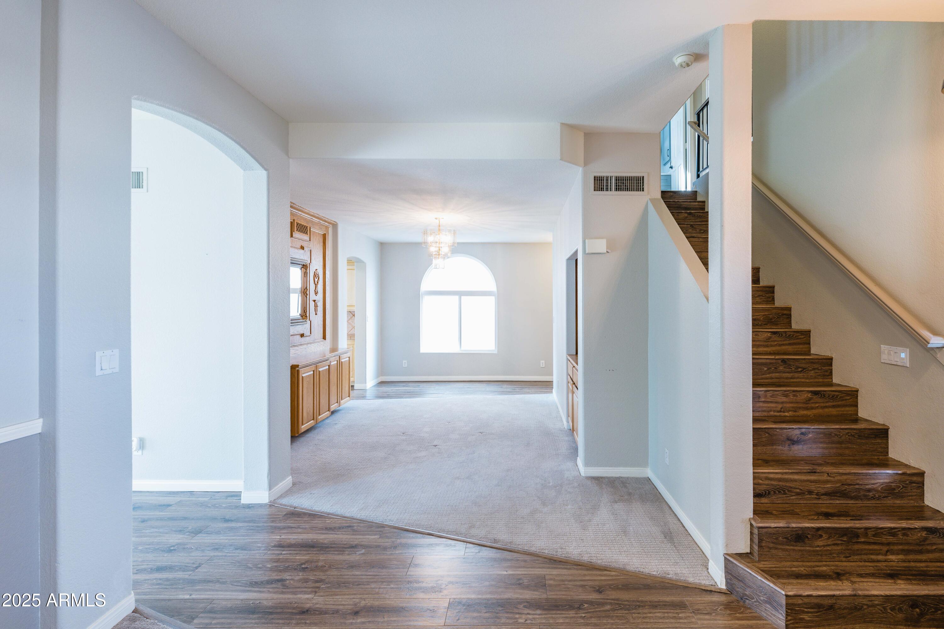 1249 W SEASCAPE Drive