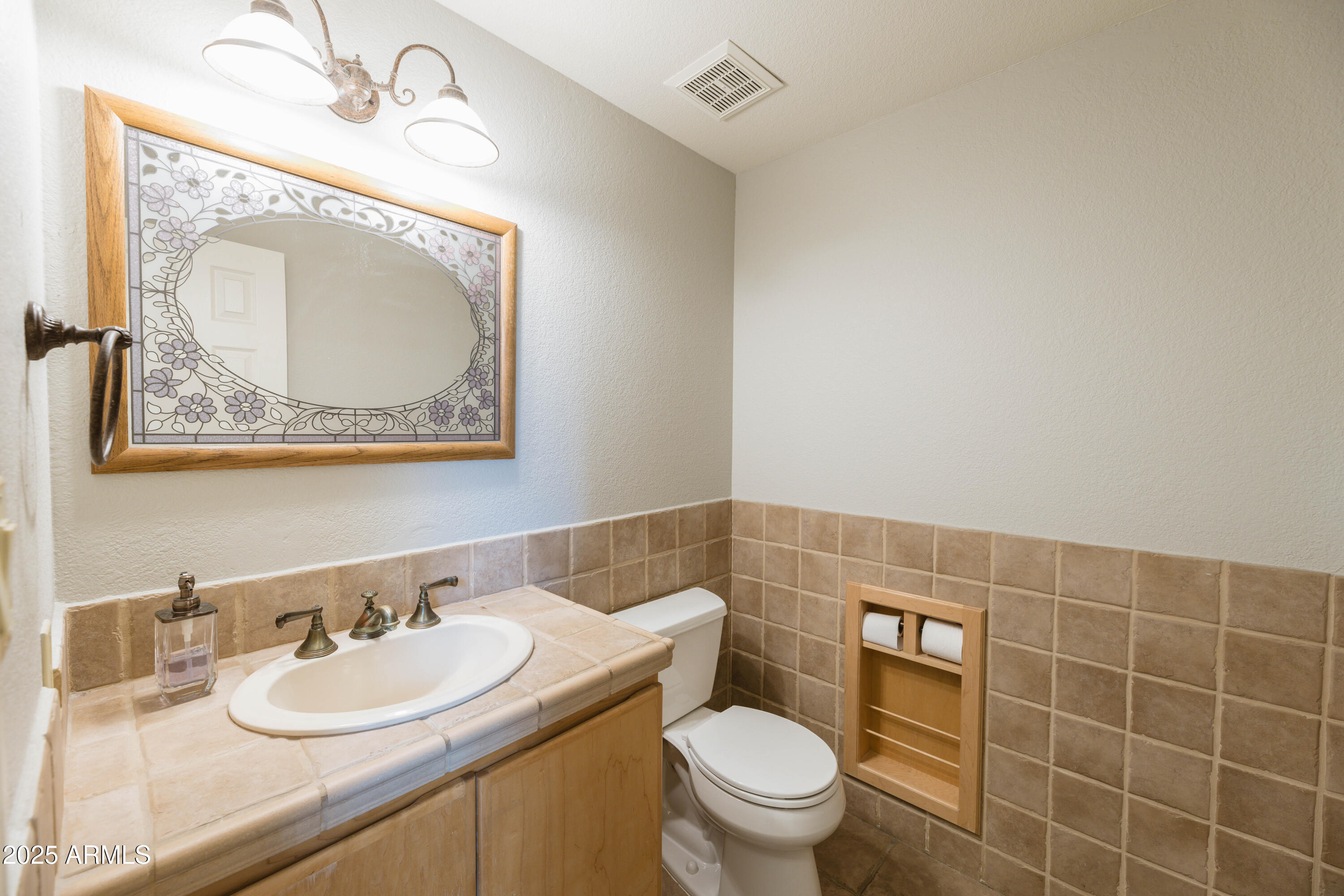 1249 W SEASCAPE Drive