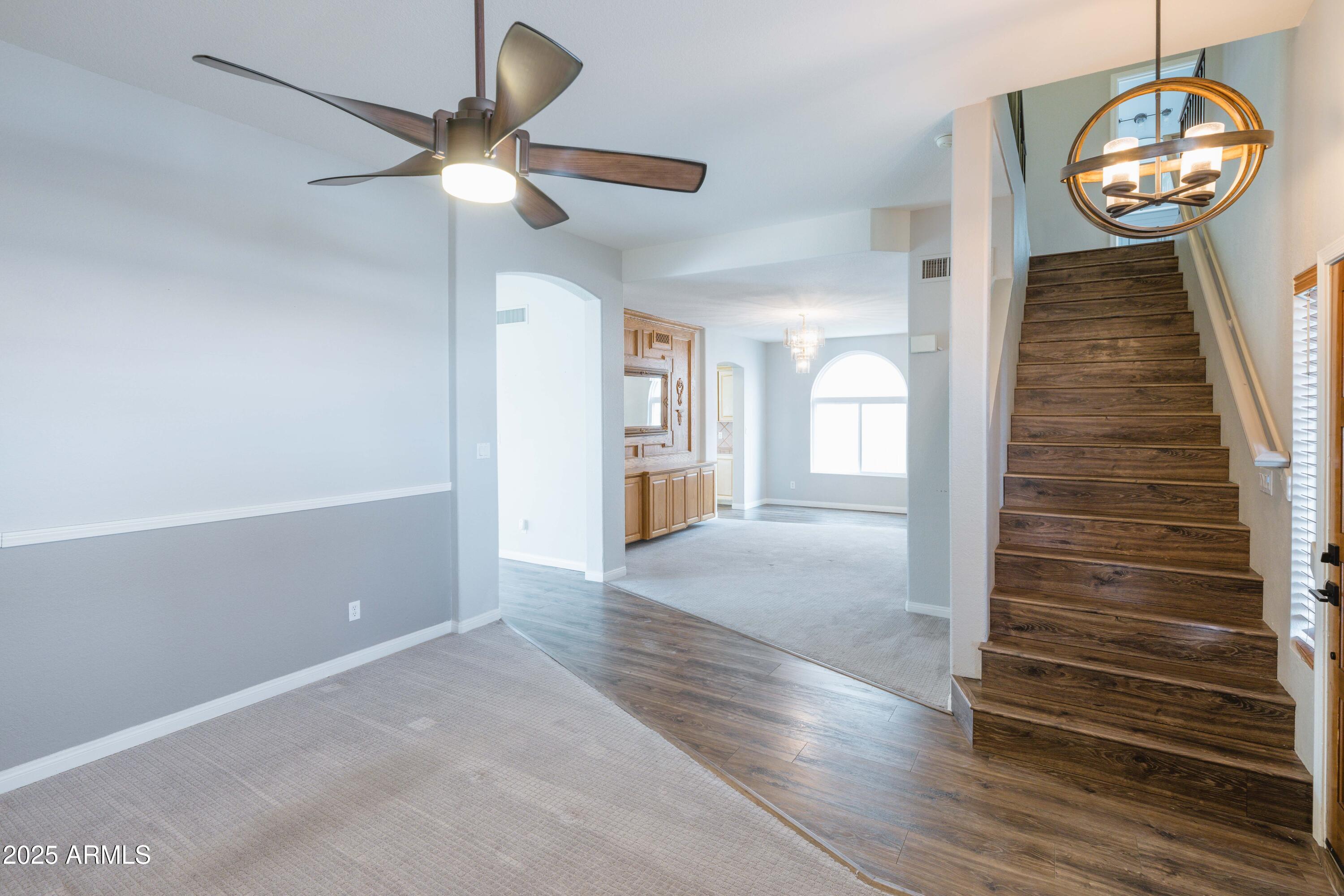 1249 W SEASCAPE Drive