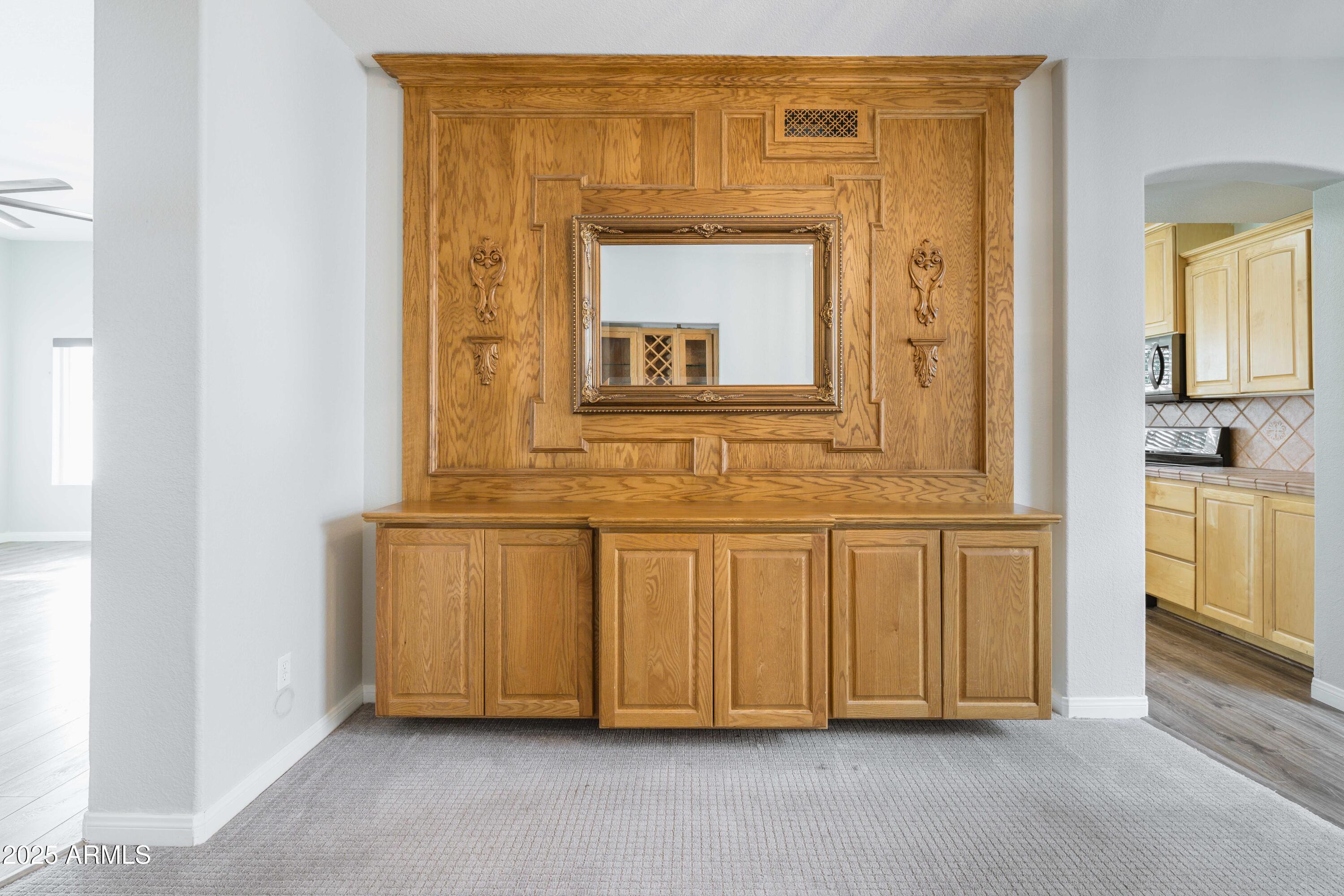 1249 W SEASCAPE Drive