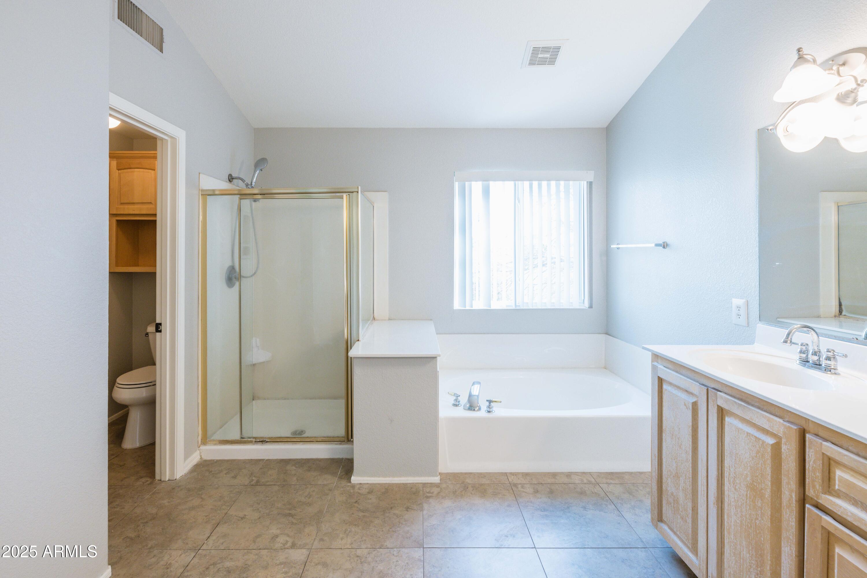 1249 W SEASCAPE Drive