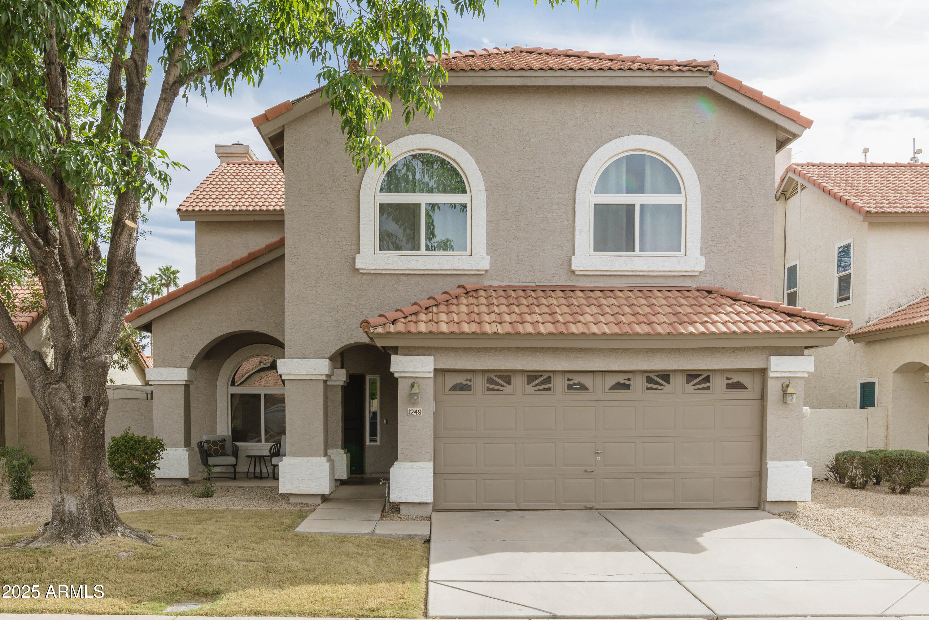 1249 W SEASCAPE Drive