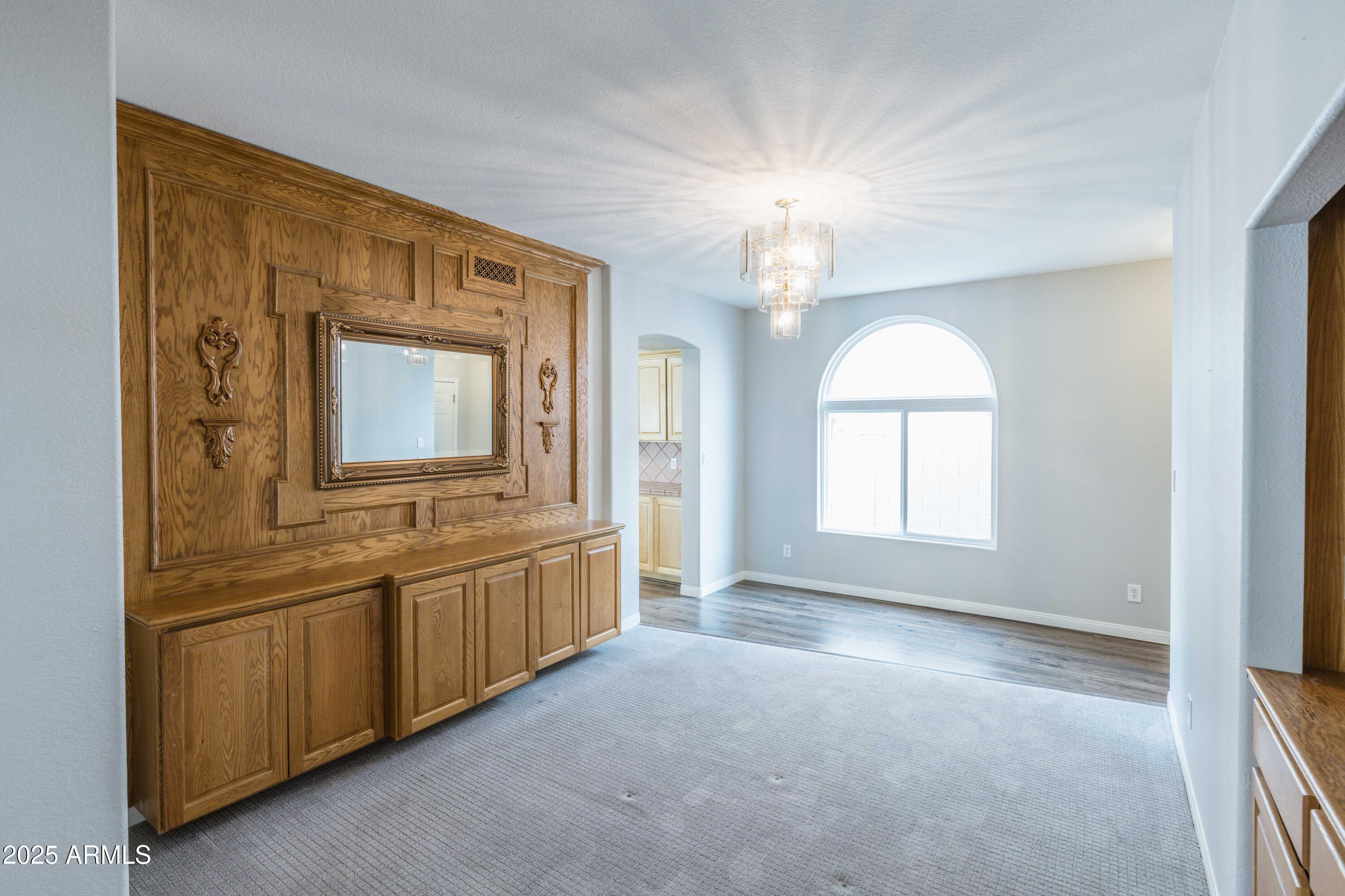 1249 W SEASCAPE Drive