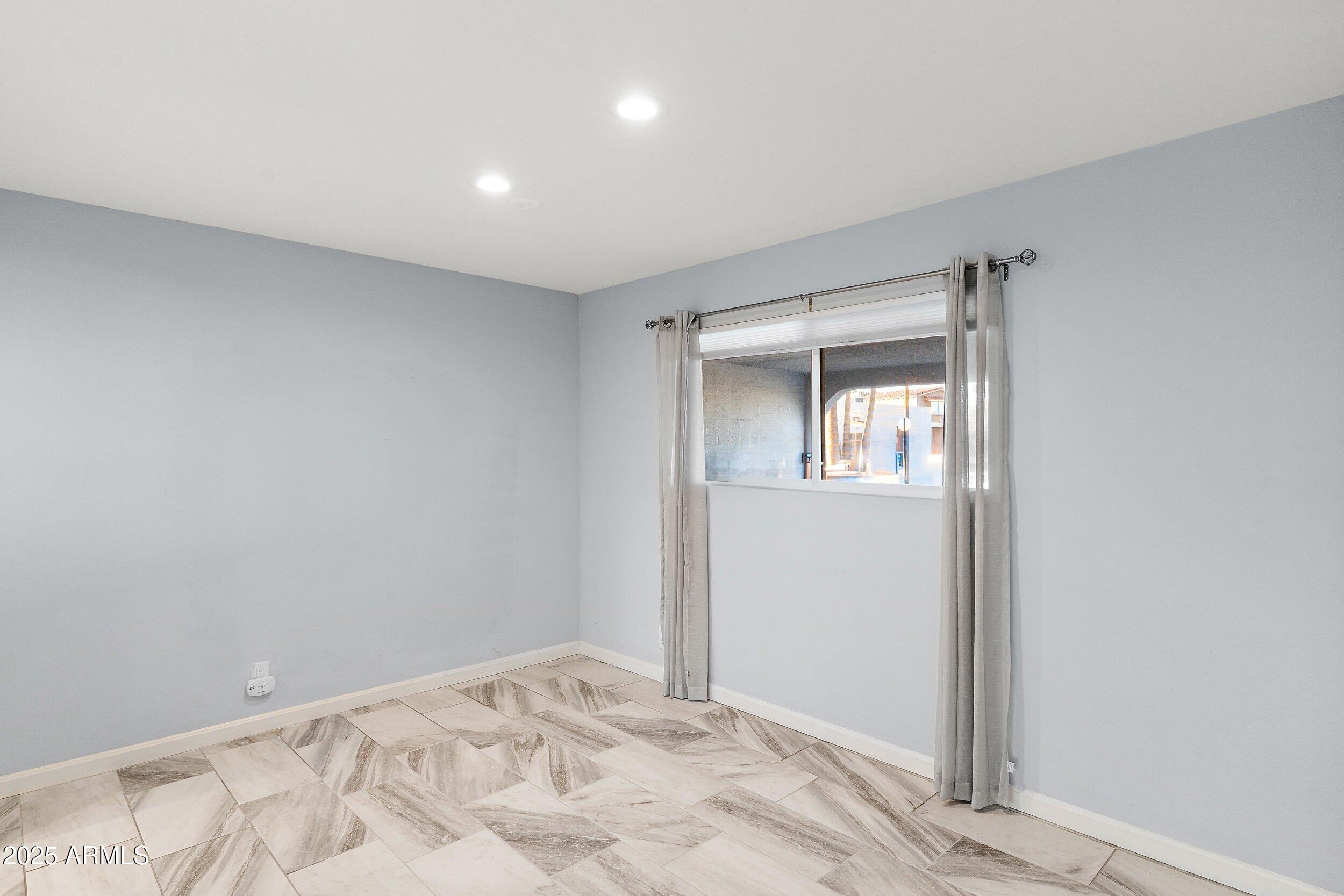 7819 E COOLIDGE Street