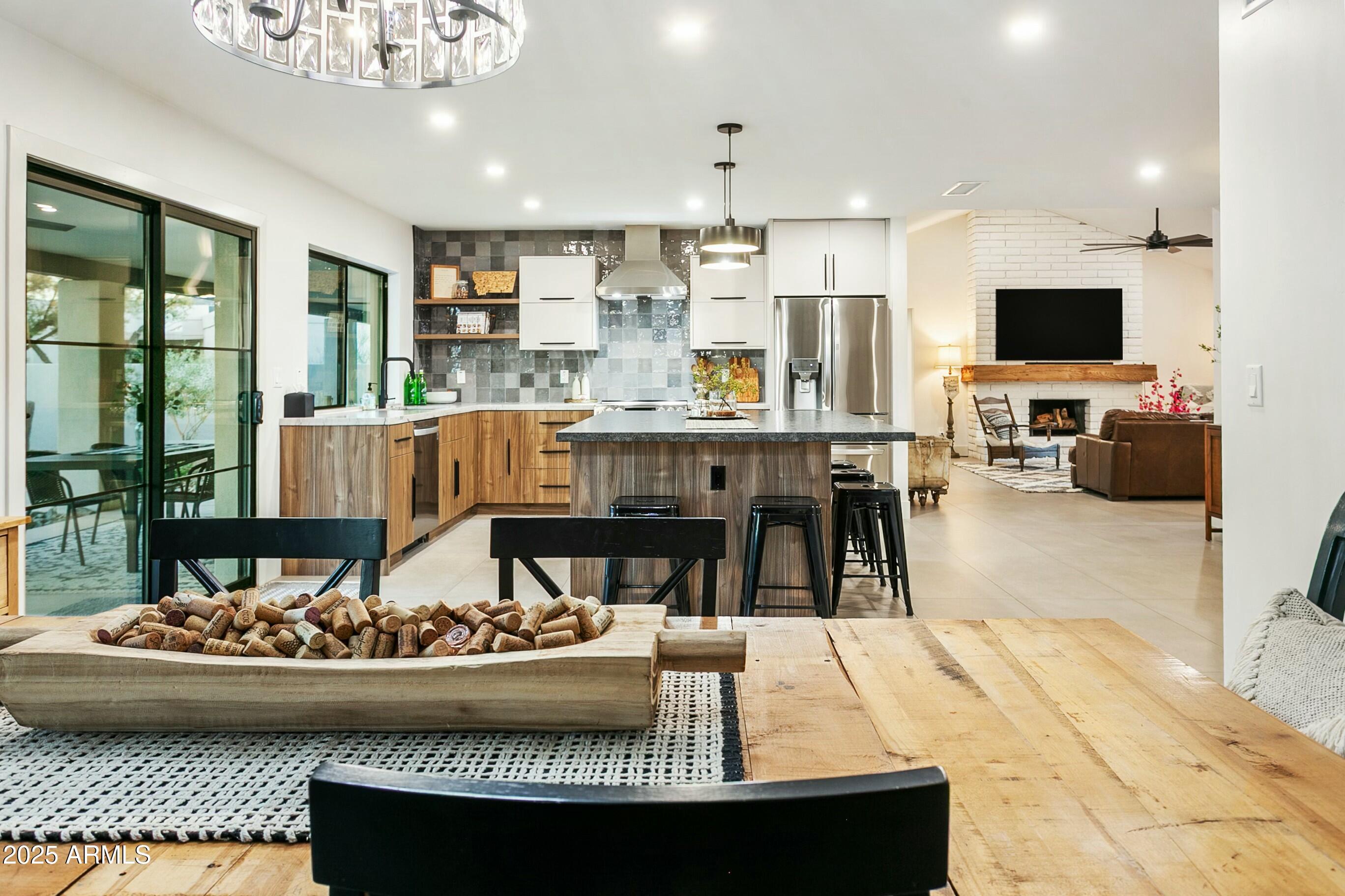 4625 E MOUNTAIN VIEW Road