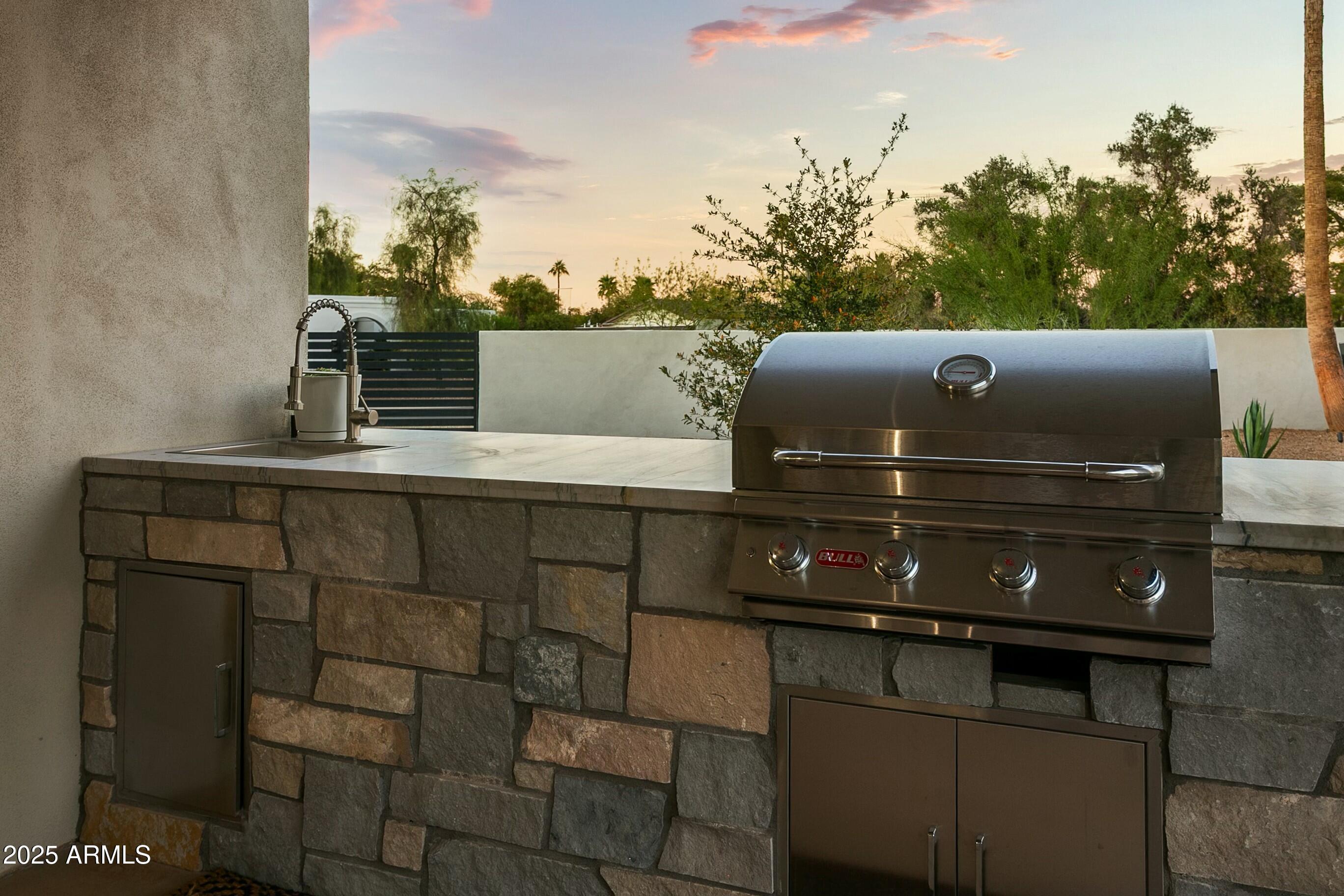 4625 E MOUNTAIN VIEW Road