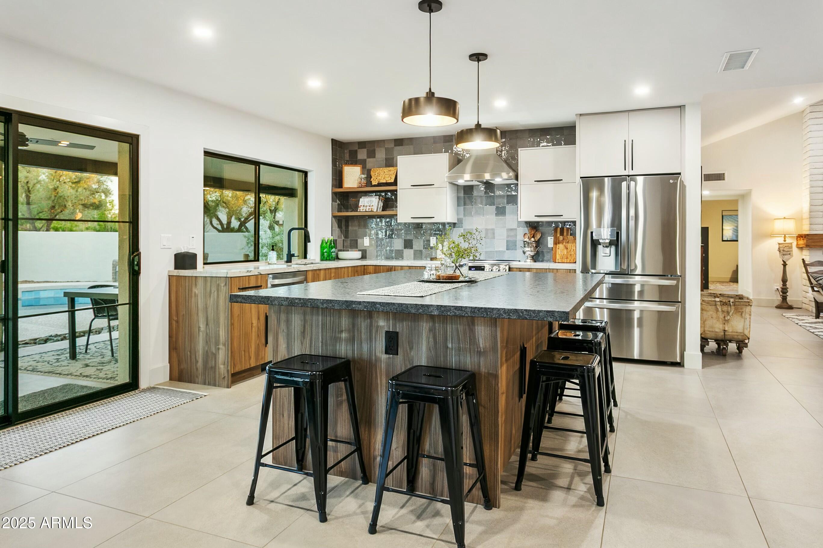 4625 E MOUNTAIN VIEW Road