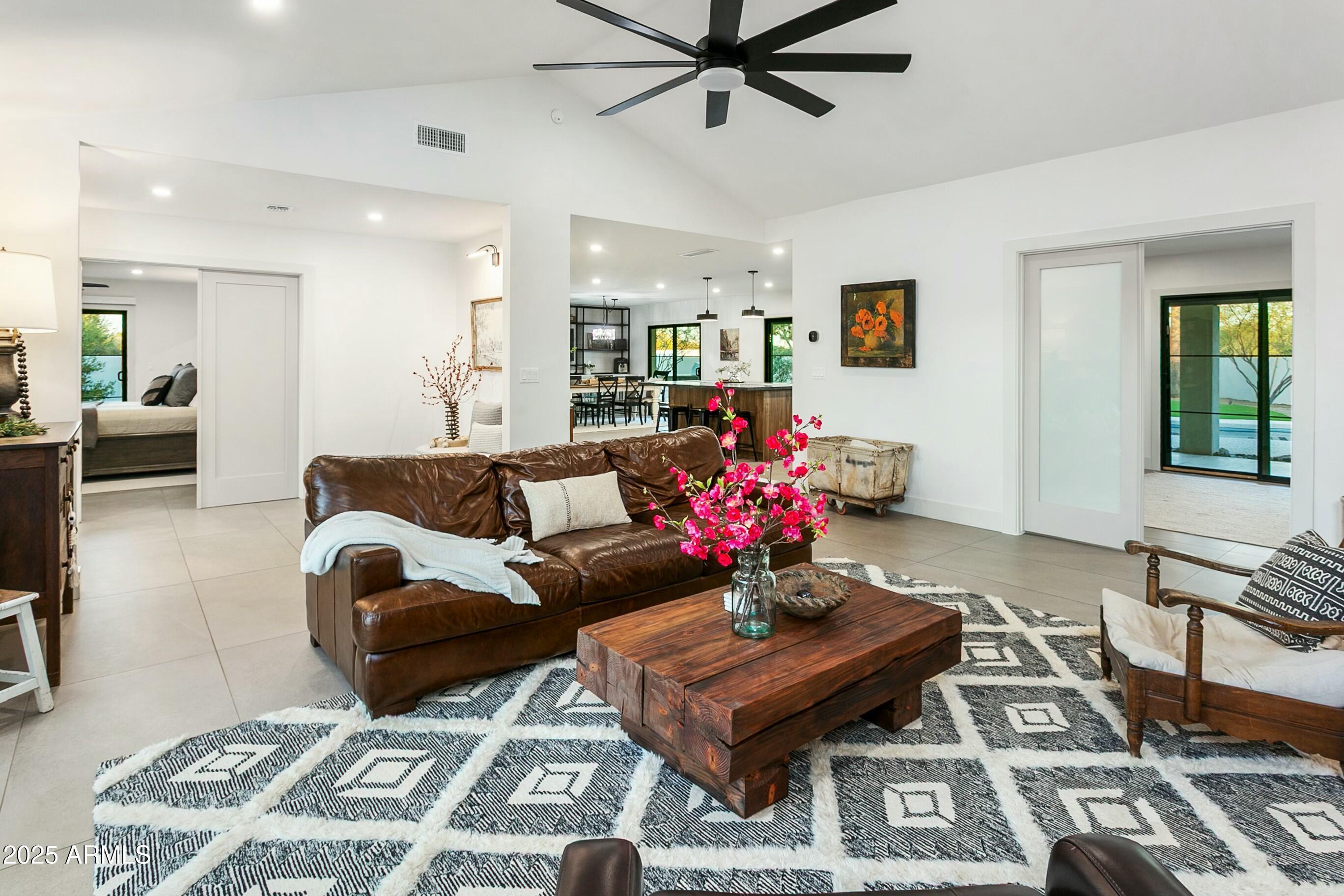 4625 E MOUNTAIN VIEW Road