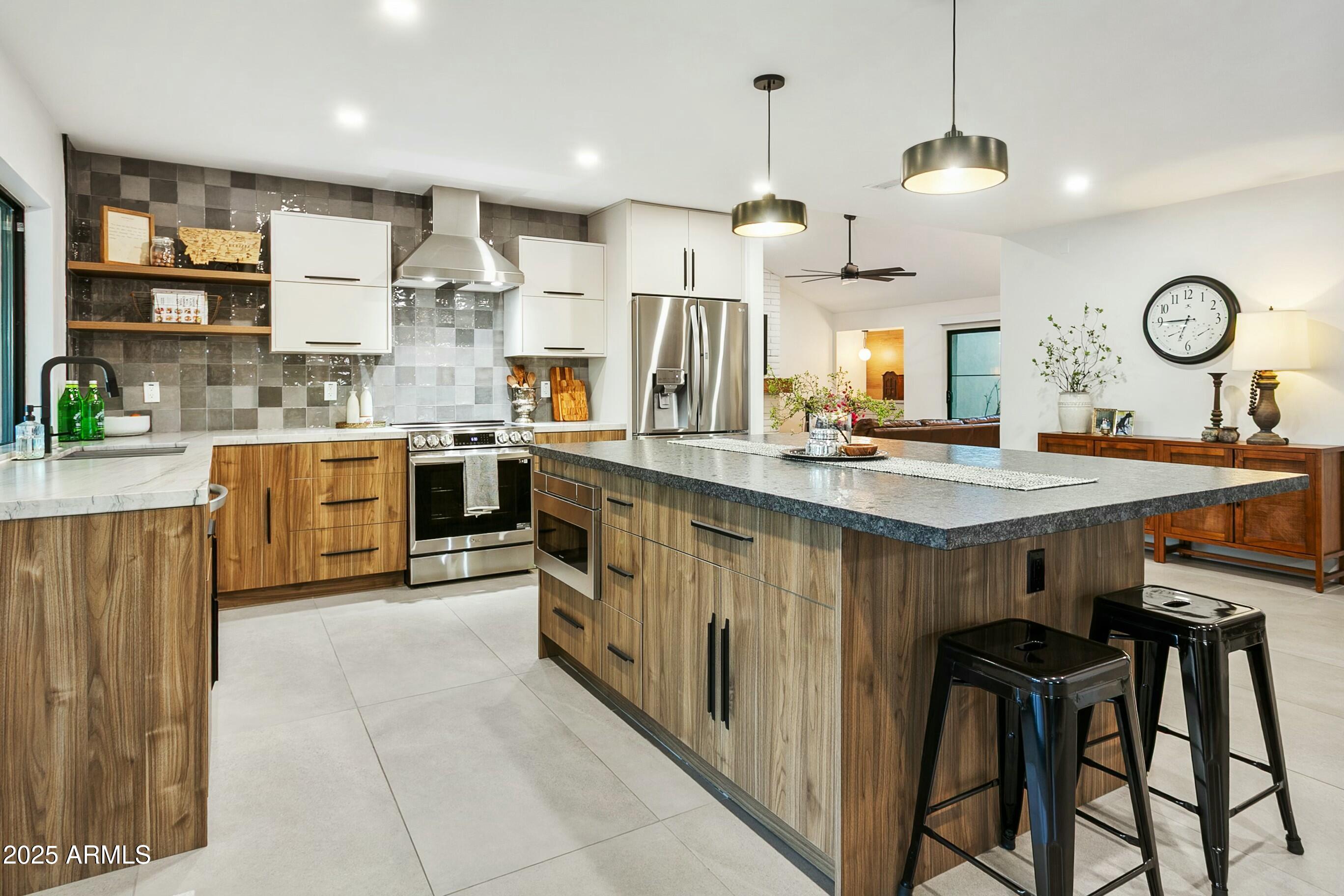 4625 E MOUNTAIN VIEW Road