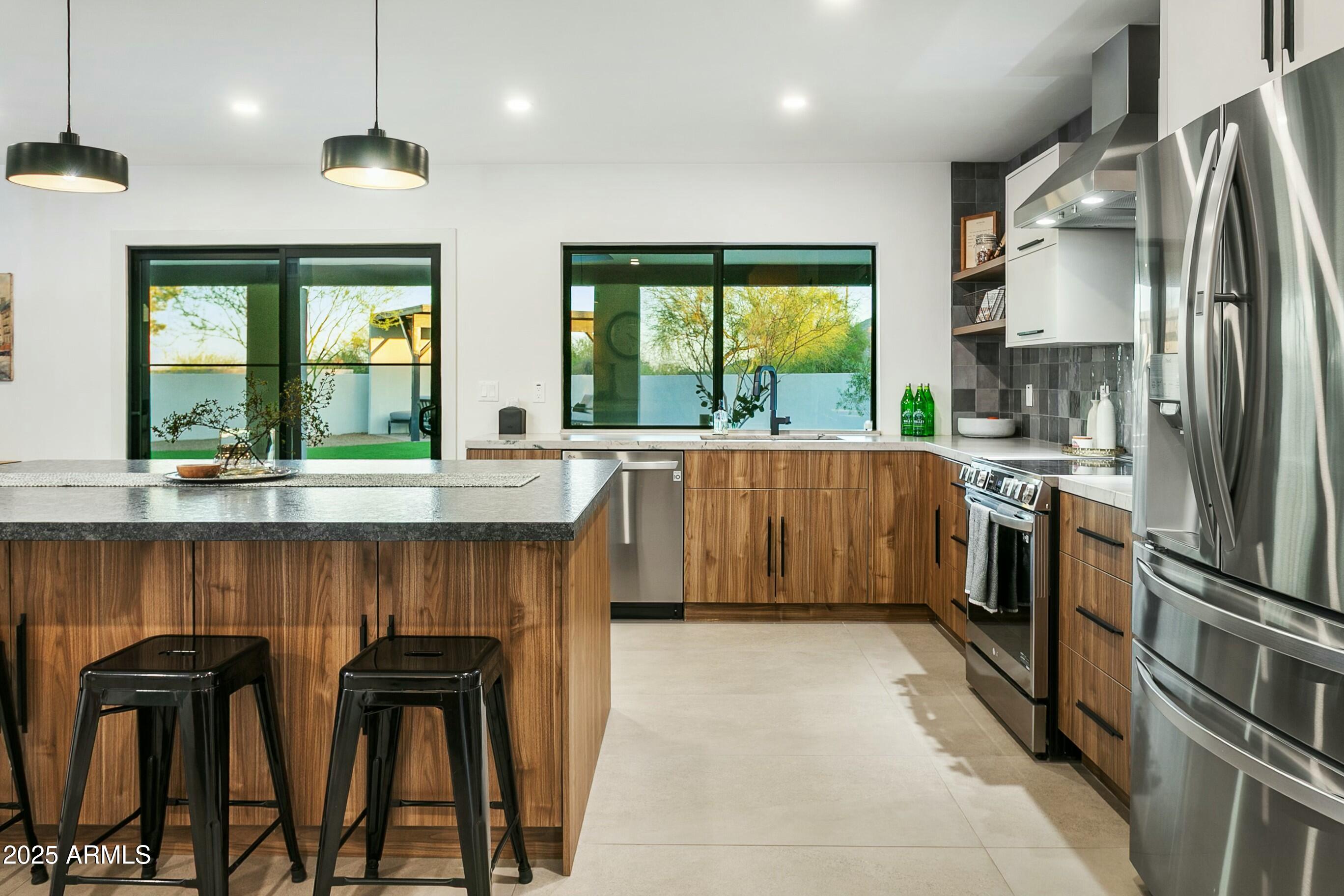 4625 E MOUNTAIN VIEW Road